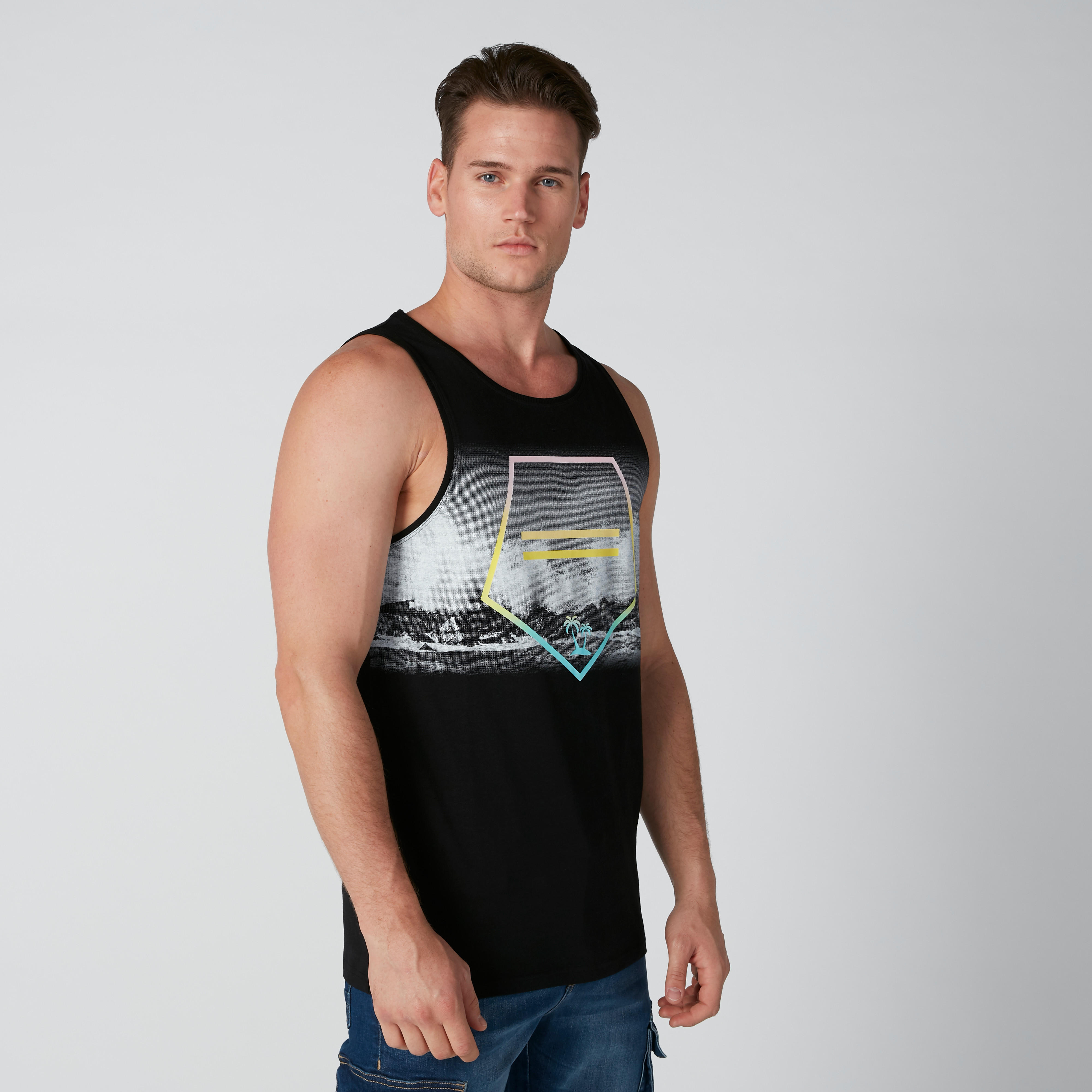 تيشيرت دون أكمام بياقة مستديرة وطبعات-men-clothing-tshirtsandpolos-tshirts-image-1