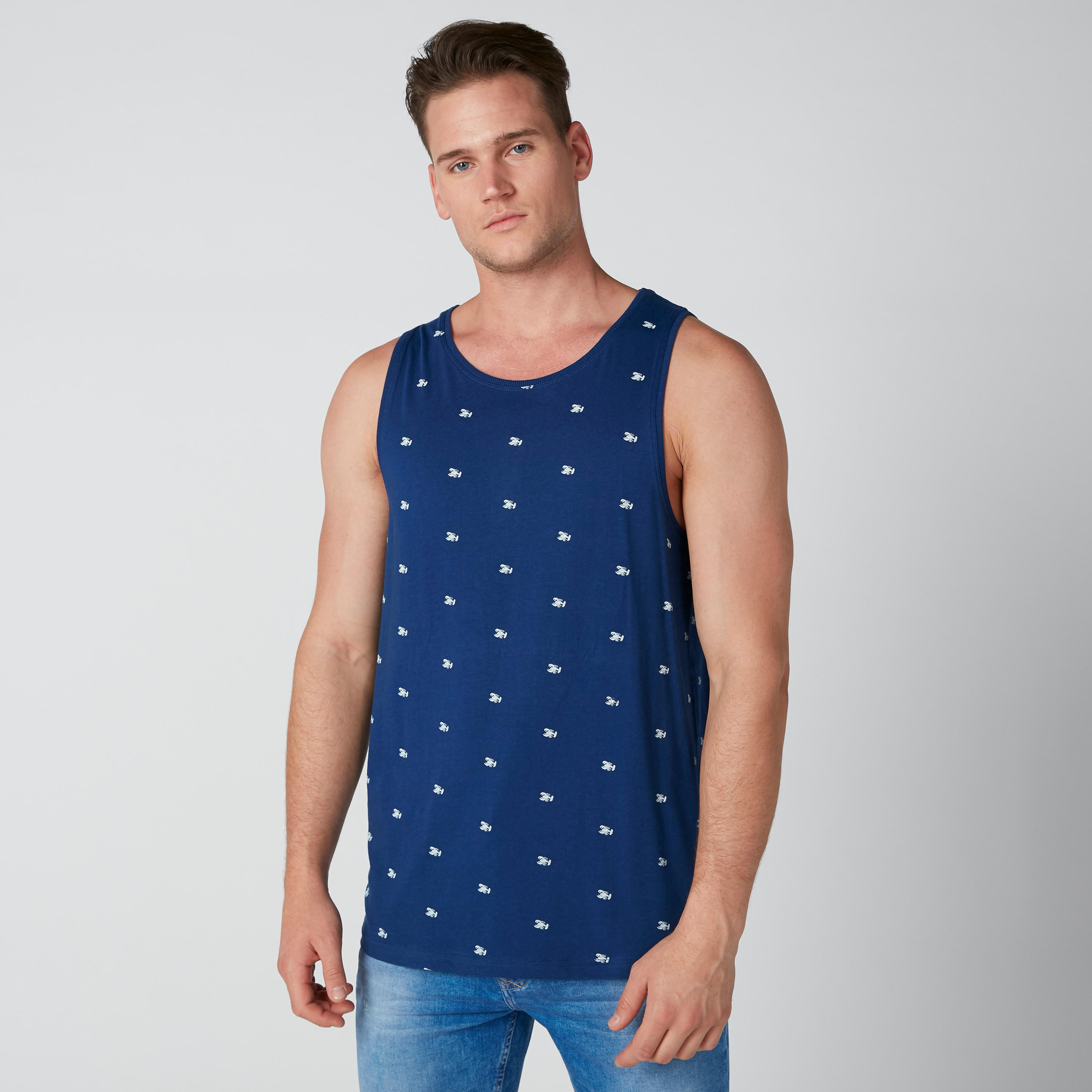 تيشيرت دون أكمام بقصّة سليم وطبعات-men-clothing-tshirtsandpolos-tshirts-image-2