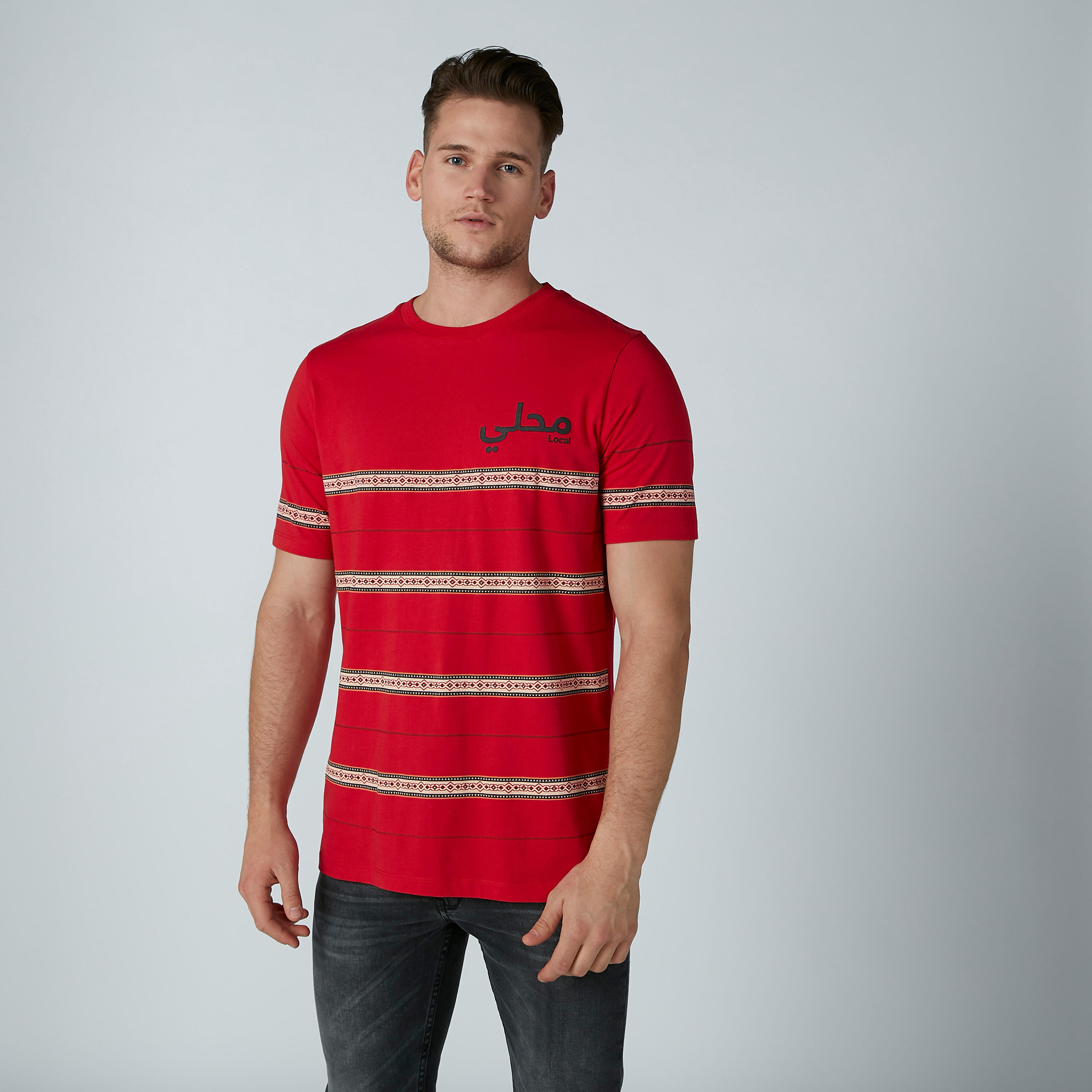 تيشيرت مستدام بياقة مستديرة وأكمام قصيرة وطبعات-men-clothing-tshirtsandpolos-tshirts-image-1