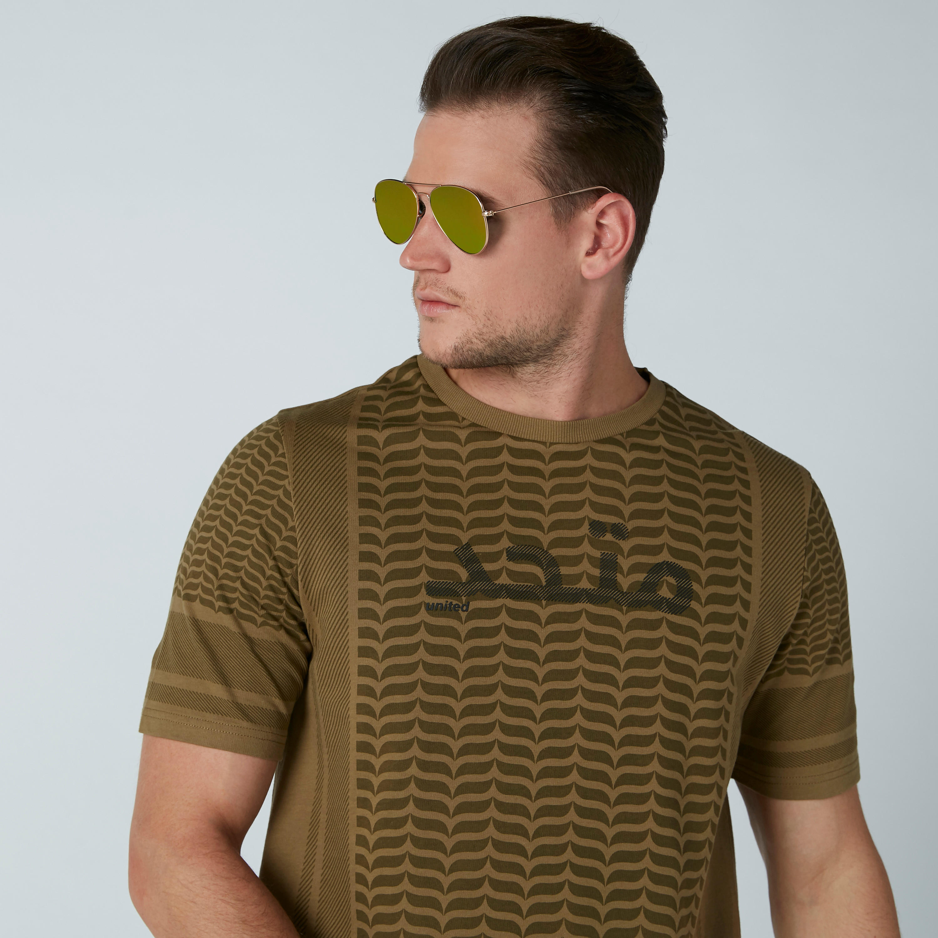 تيشيرت مستدام بياقة مستديرة وأكمام قصيرة وطبعات-men-clothing-tshirtsandpolos-tshirts-image-2
