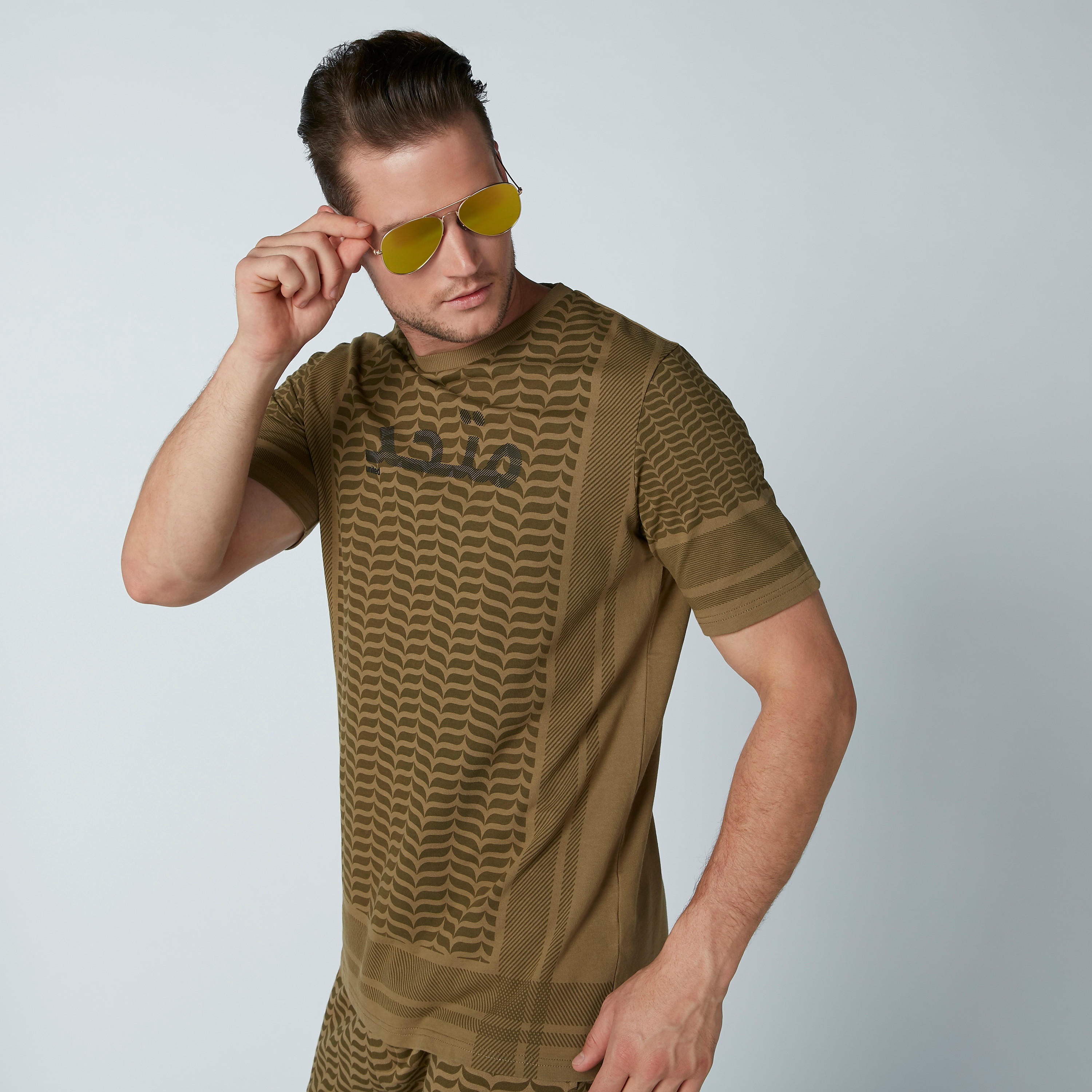 تيشيرت مستدام بياقة مستديرة وأكمام قصيرة وطبعات-men-clothing-tshirtsandpolos-tshirts-image-4