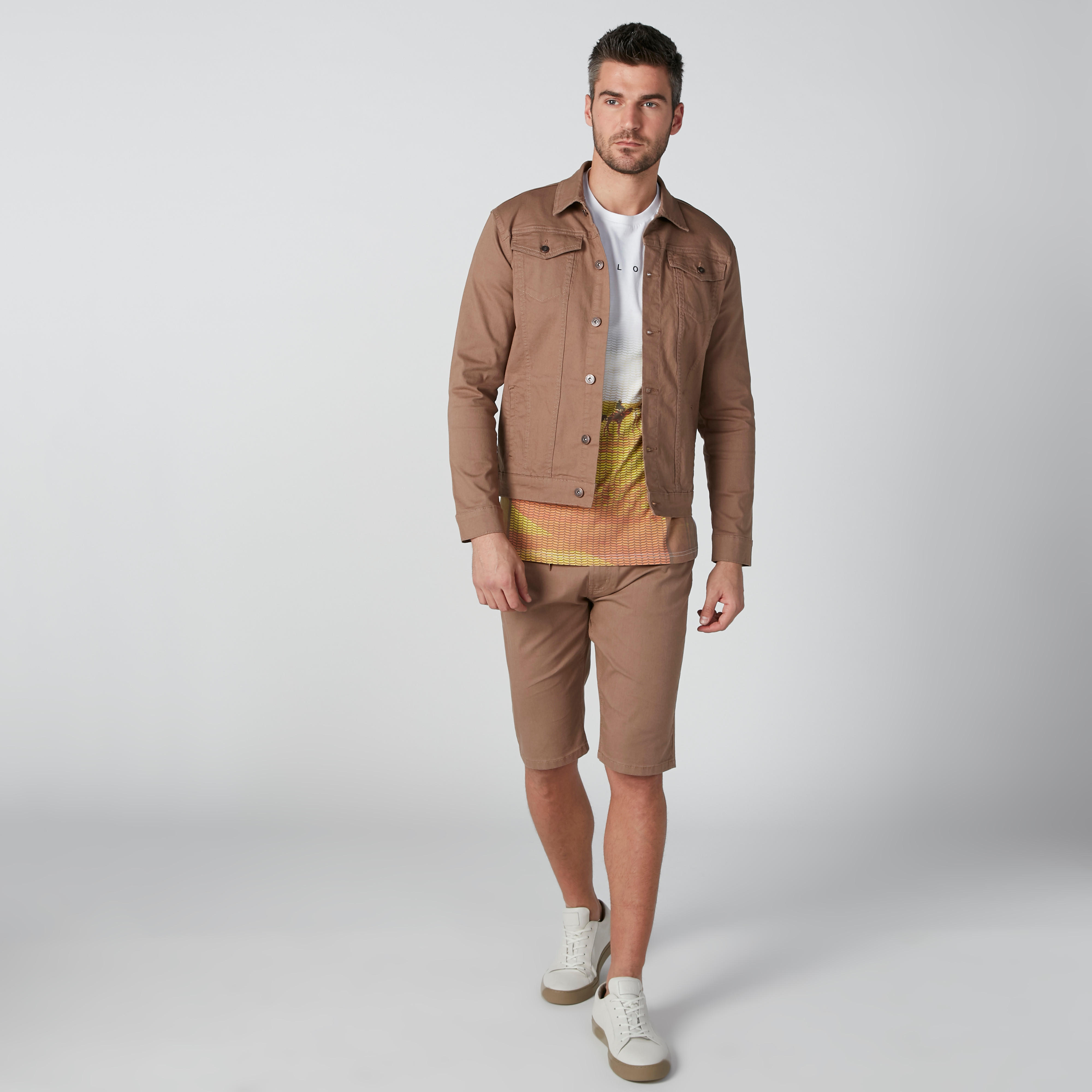 تيشيرت مستدام بياقة مستديرة وأكمام قصيرة وطبعات-men-clothing-tshirtsandpolos-tshirts-image-1