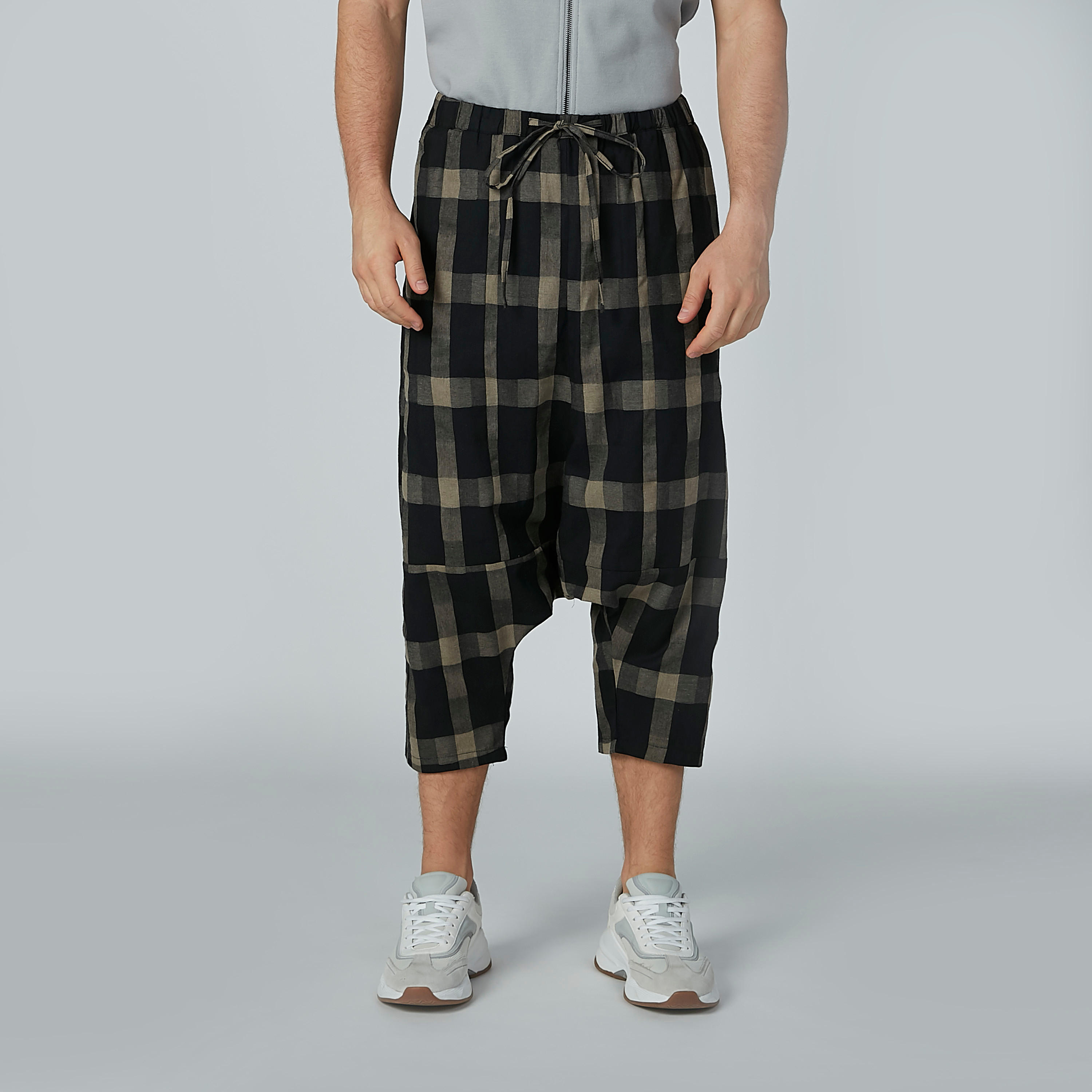 شورت كاروهات برباط إغلاق-men-clothing-bottoms-shorts-image-2