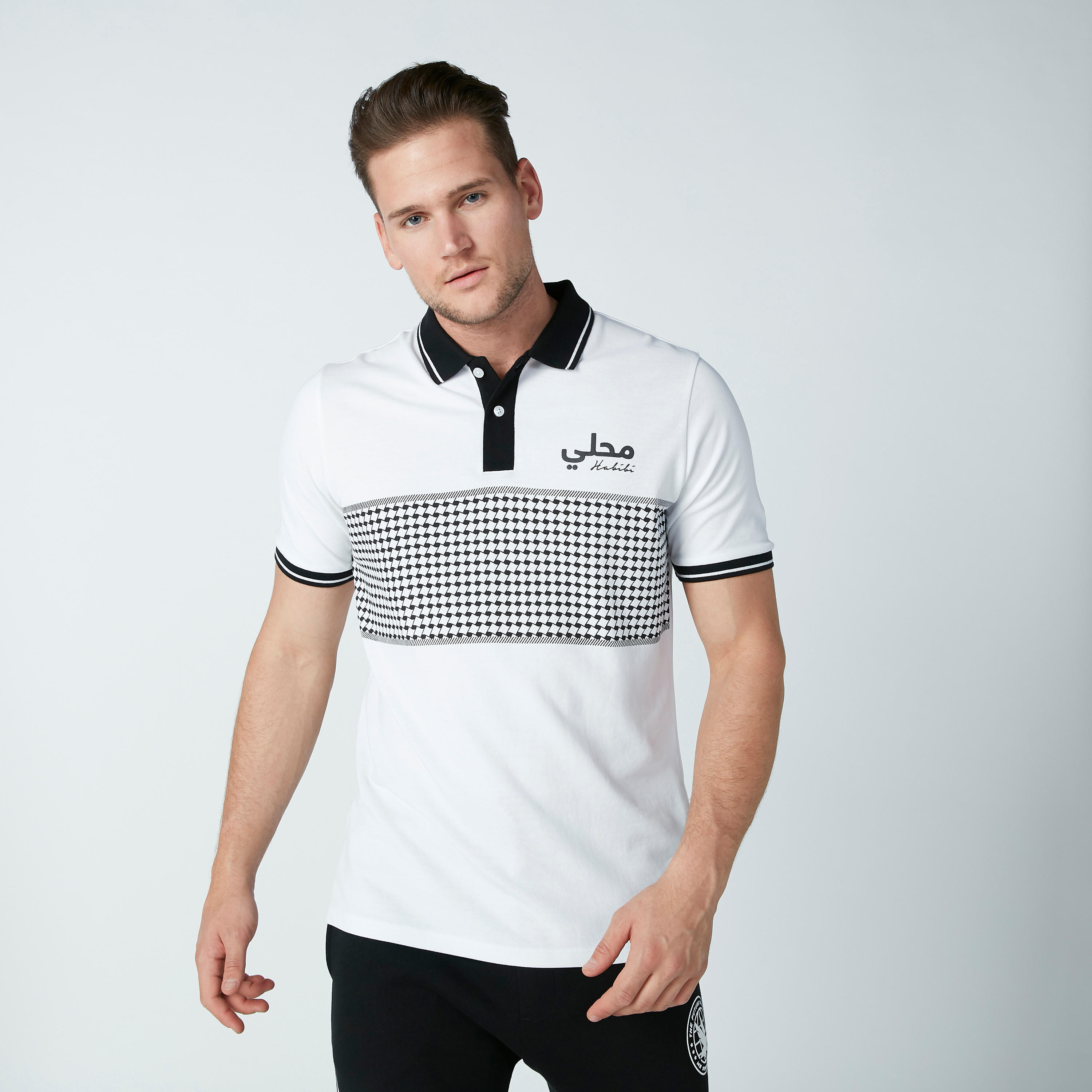 تيشيرت بياقة بولو وأكمام قصيرة وطبعات-men-clothing-tshirtsandpolos-polos-image-2