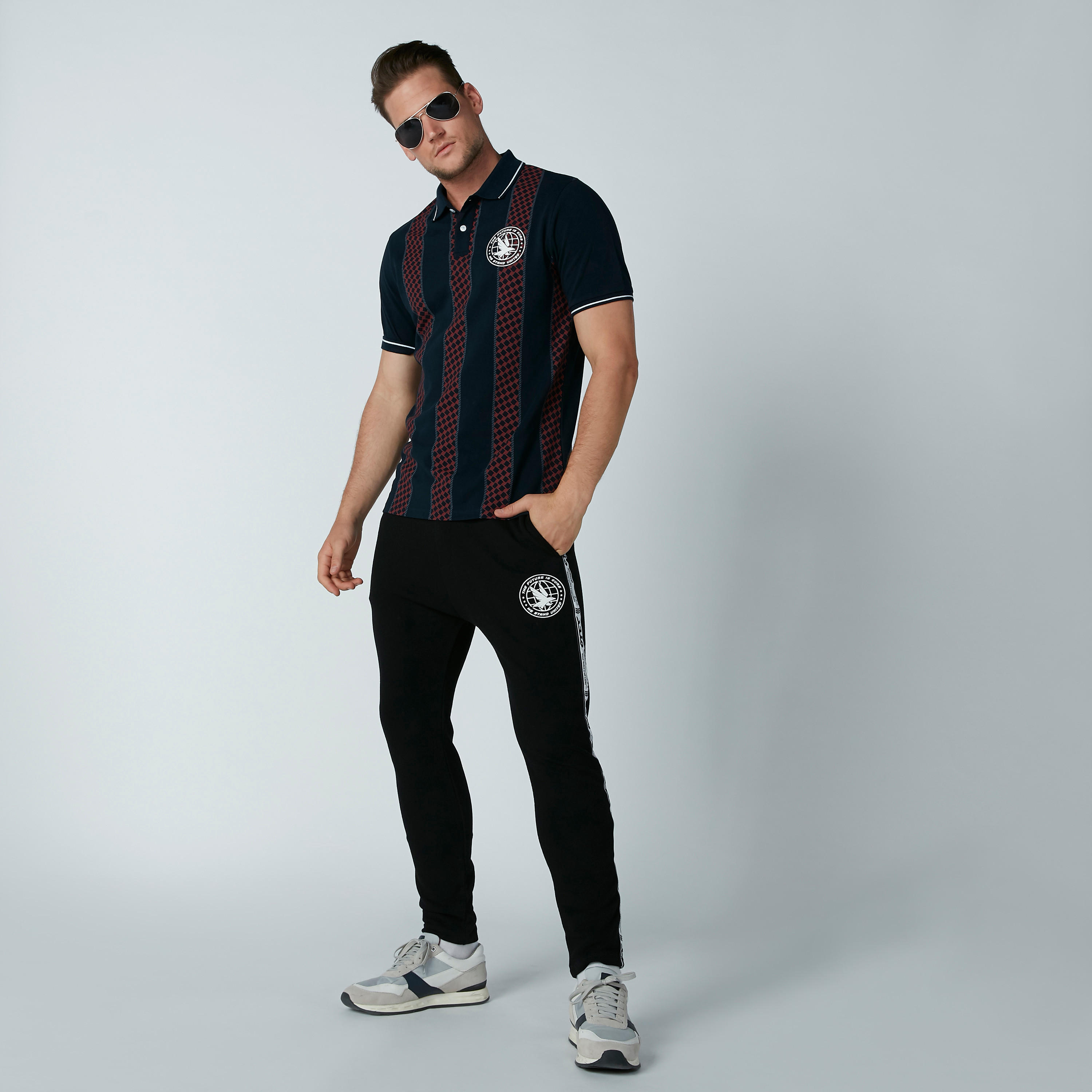 تيشيرت مقلّم بياقة بولو وأكمام قصيرة-men-clothing-tshirtsandpolos-polos-image-2