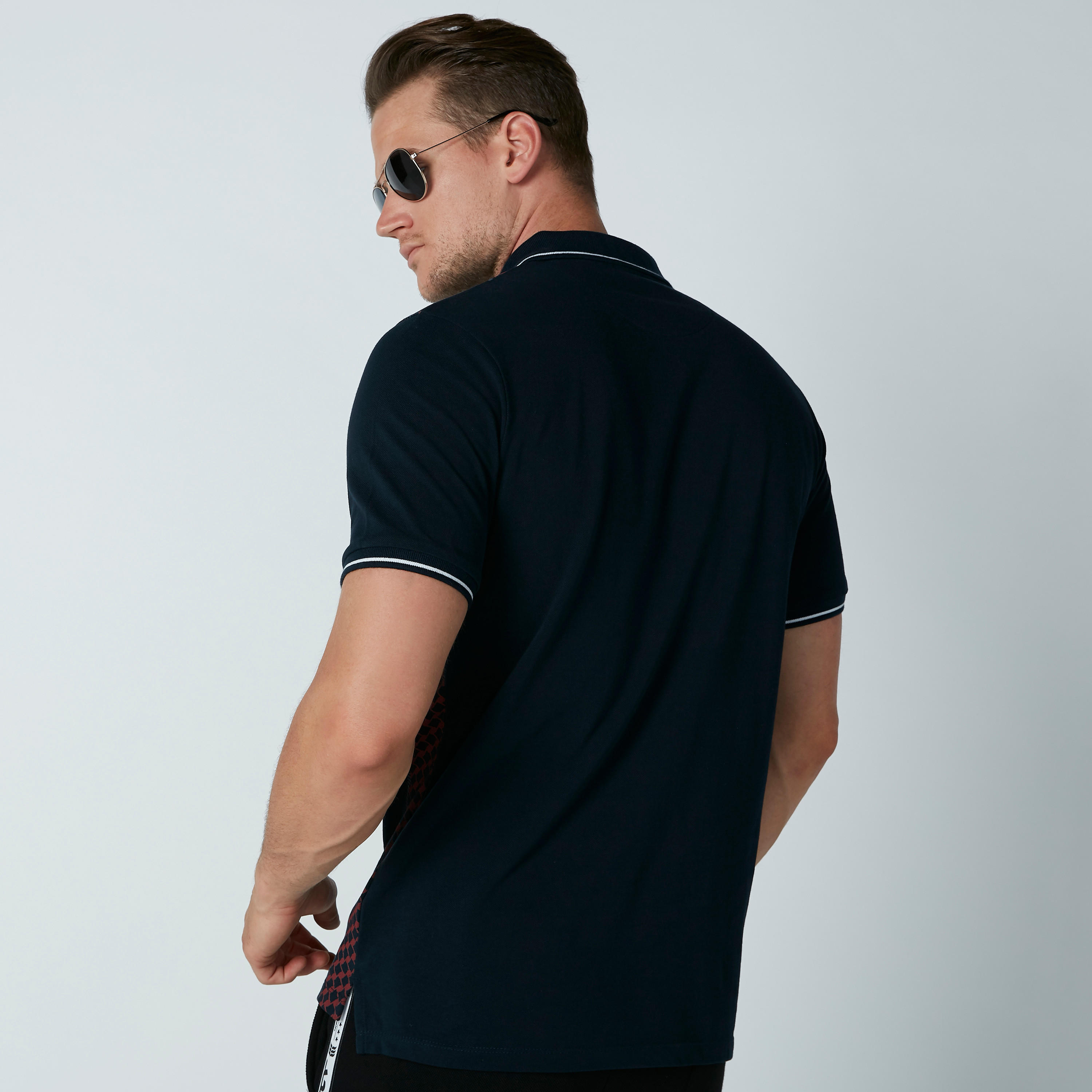 تيشيرت مقلّم بياقة بولو وأكمام قصيرة-men-clothing-tshirtsandpolos-polos-image-3