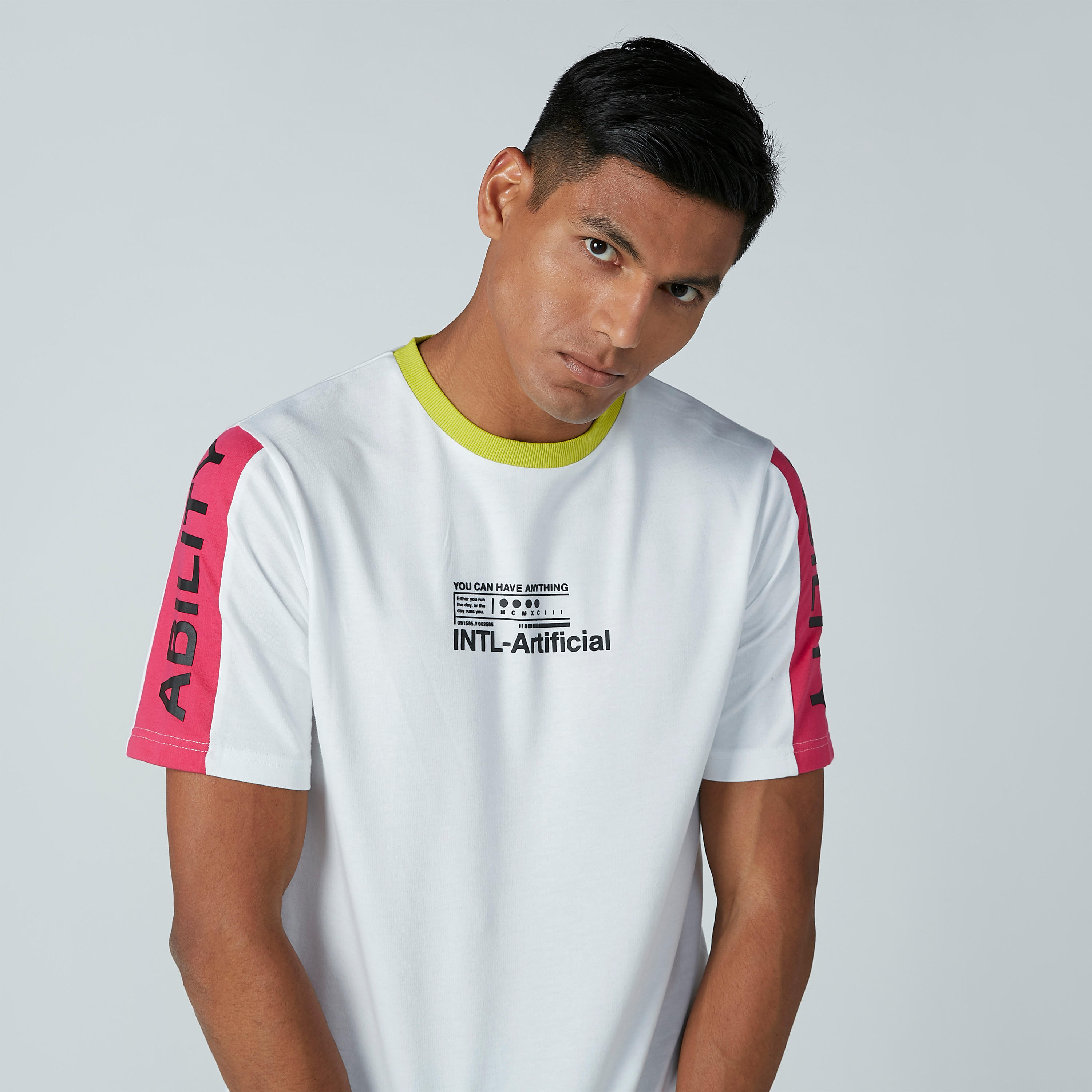 تيشيرت بياقة مستديرة وأكمام قصيرة وطبعات-men-clothing-tshirtsandpolos-tshirts-image-4