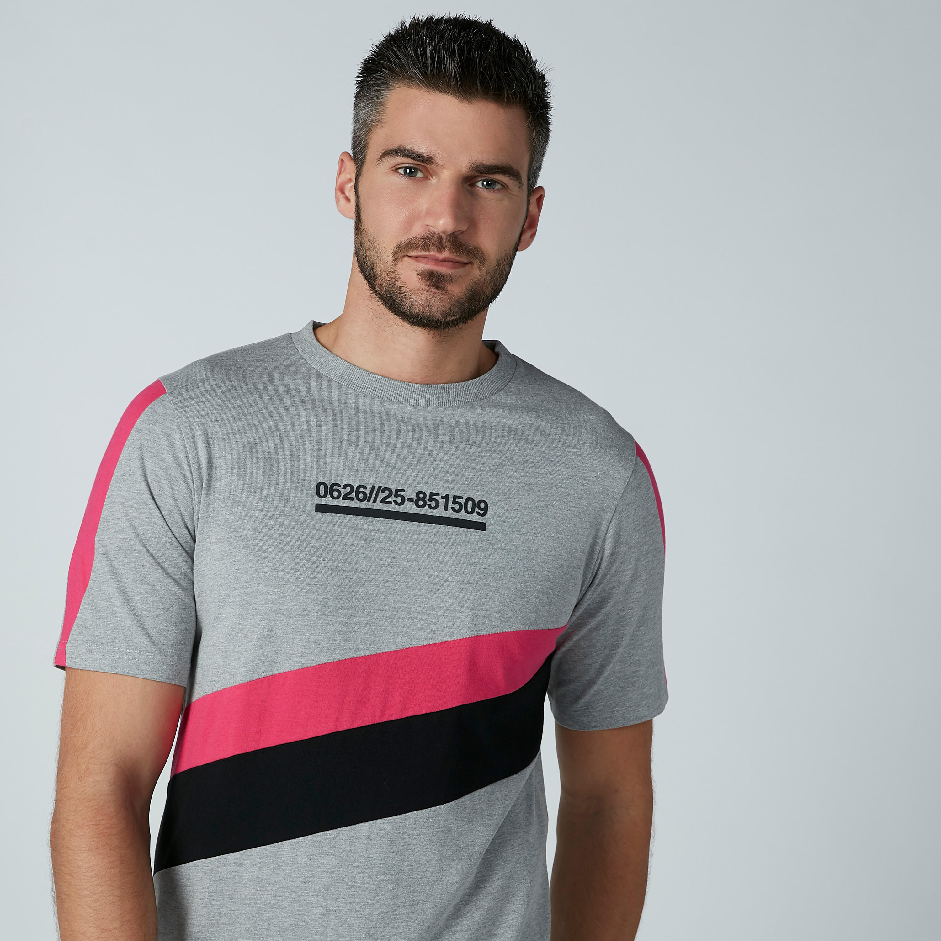 تيشيرت بطبعات وياقة مستديرة وأكمام قصيرة-men-clothing-tshirtsandpolos-tshirts-image-3