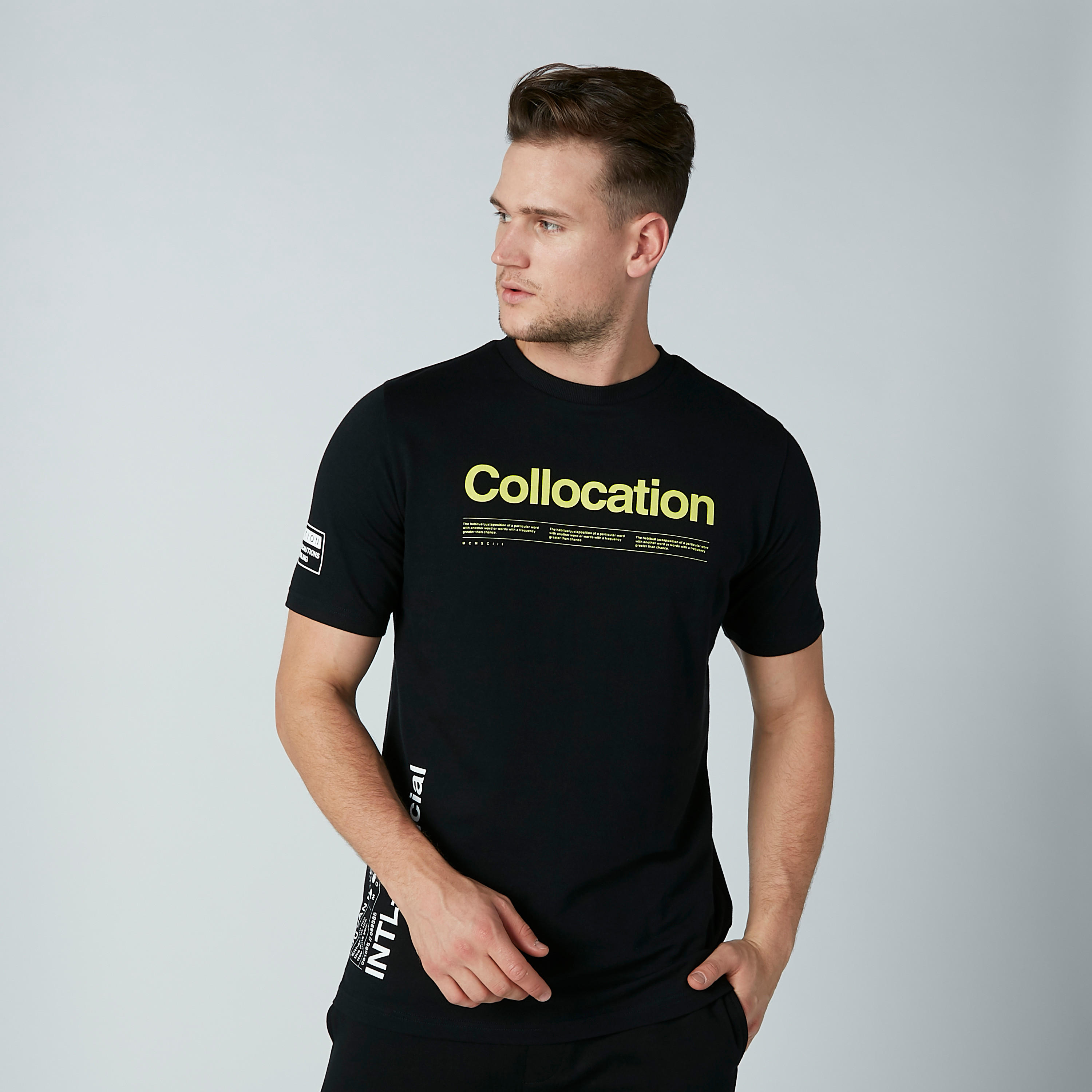 تيشيرت بياقة مستديرة وأكمام قصيرة وطبعات-men-clothing-tshirtsandpolos-tshirts-image-3
