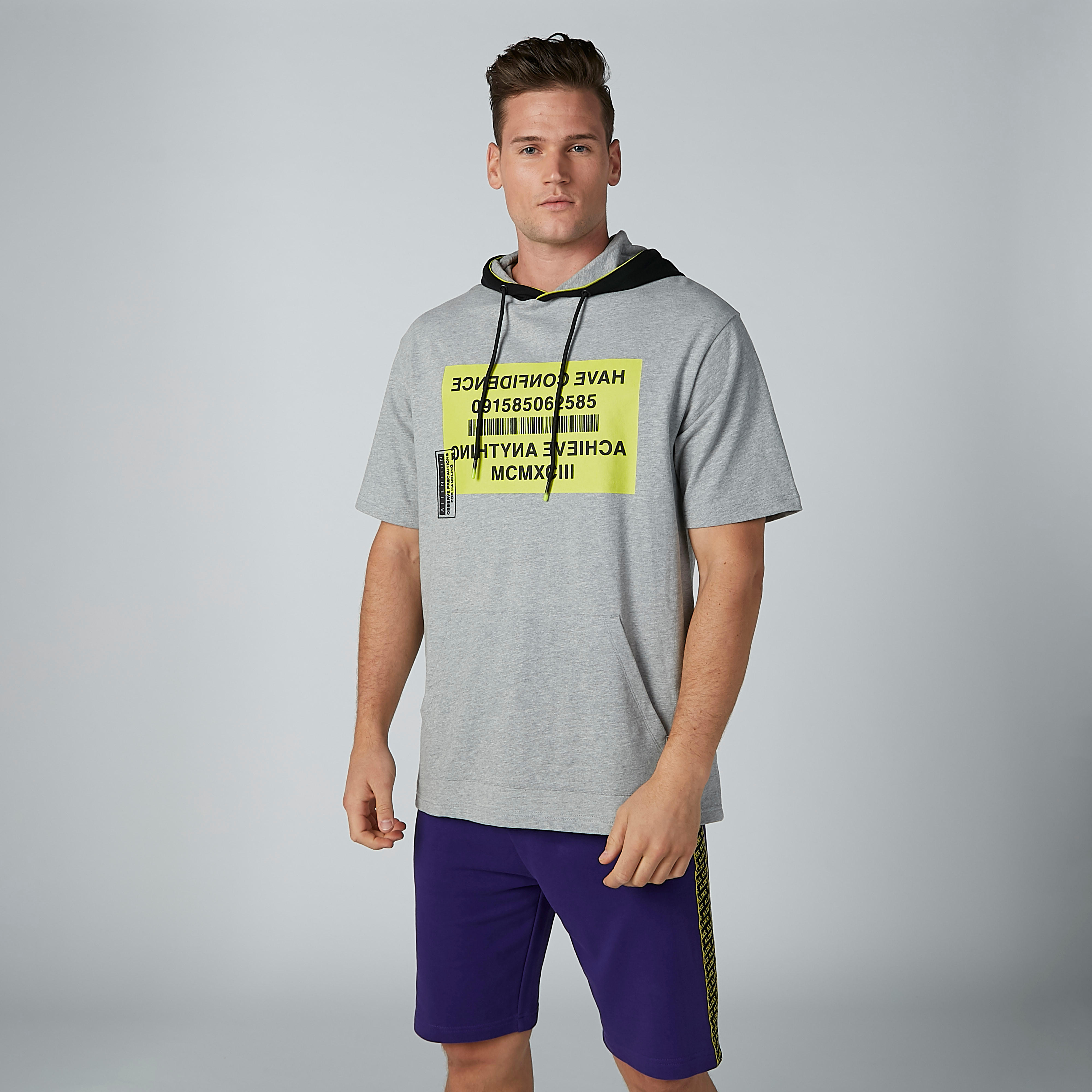 هودي بأكمام قصيرة وطبعات-men-clothing-tshirtsandpolos-tshirts-image-2