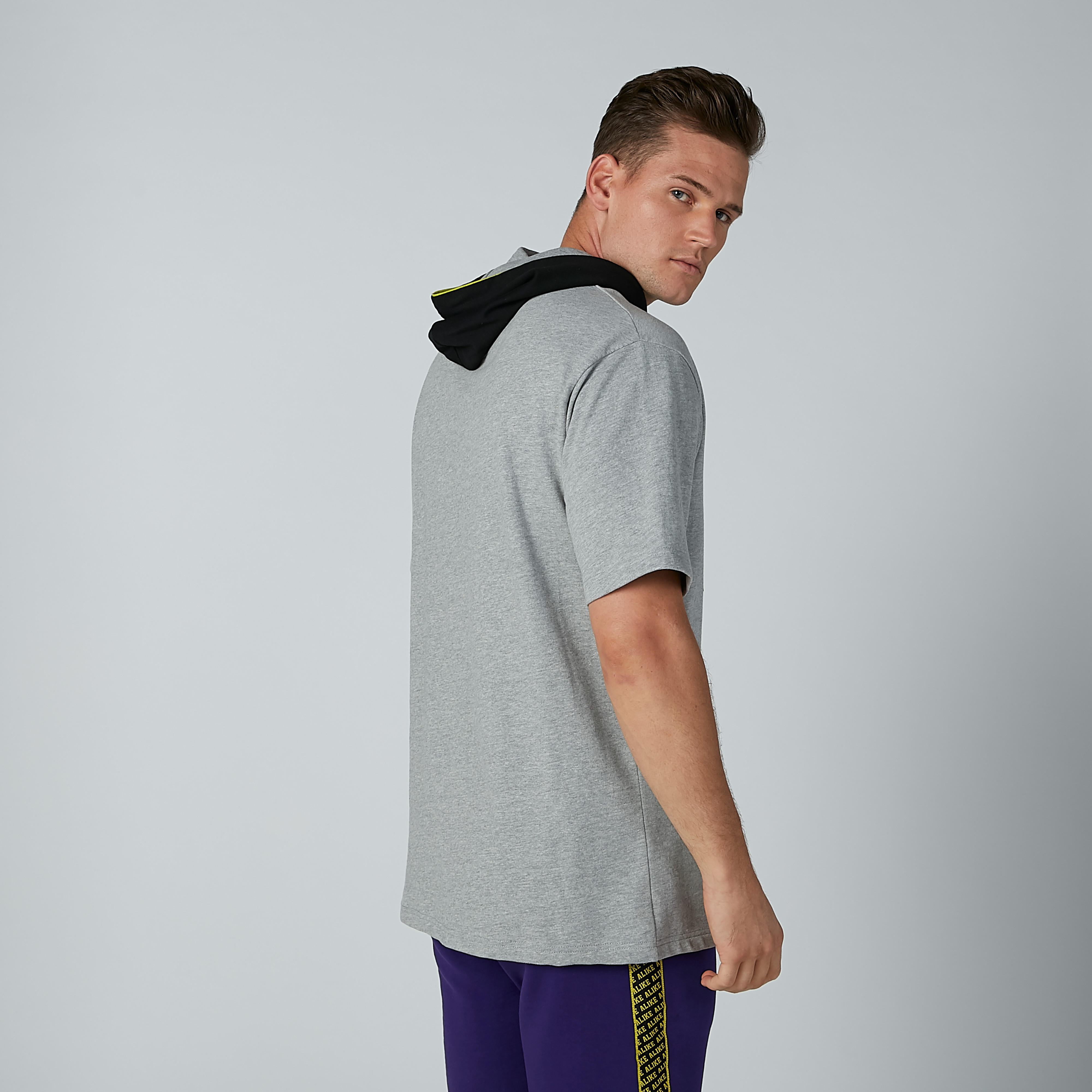 هودي بأكمام قصيرة وطبعات-men-clothing-tshirtsandpolos-tshirts-image-4