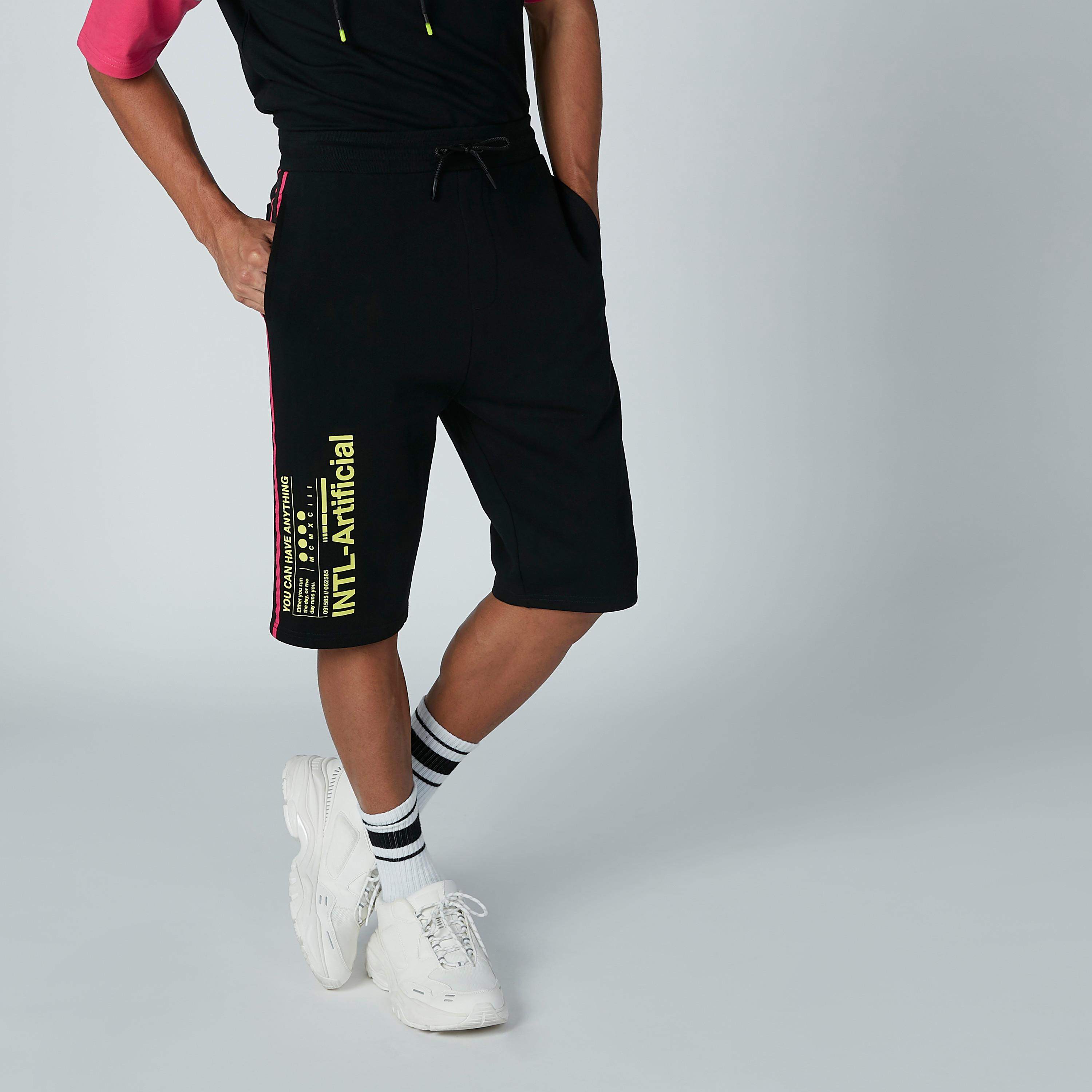 شورت بجيوب وشريطة وطبعات-men-clothing-bottoms-shorts-image-2