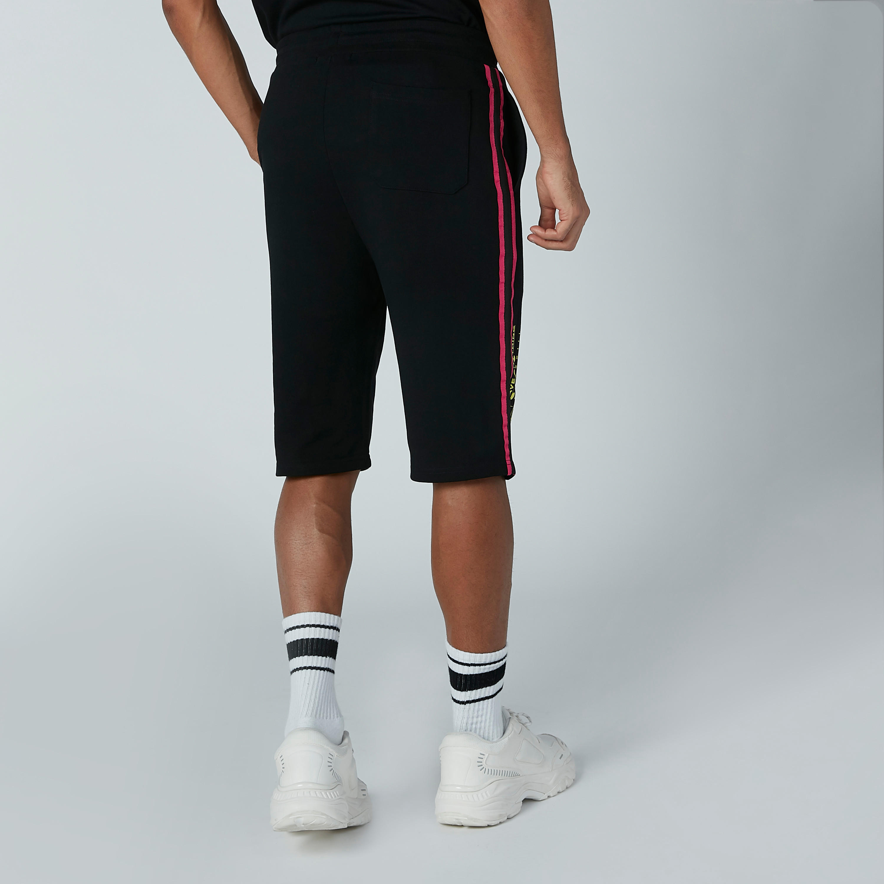 شورت بجيوب وشريطة وطبعات-men-clothing-bottoms-shorts-image-3