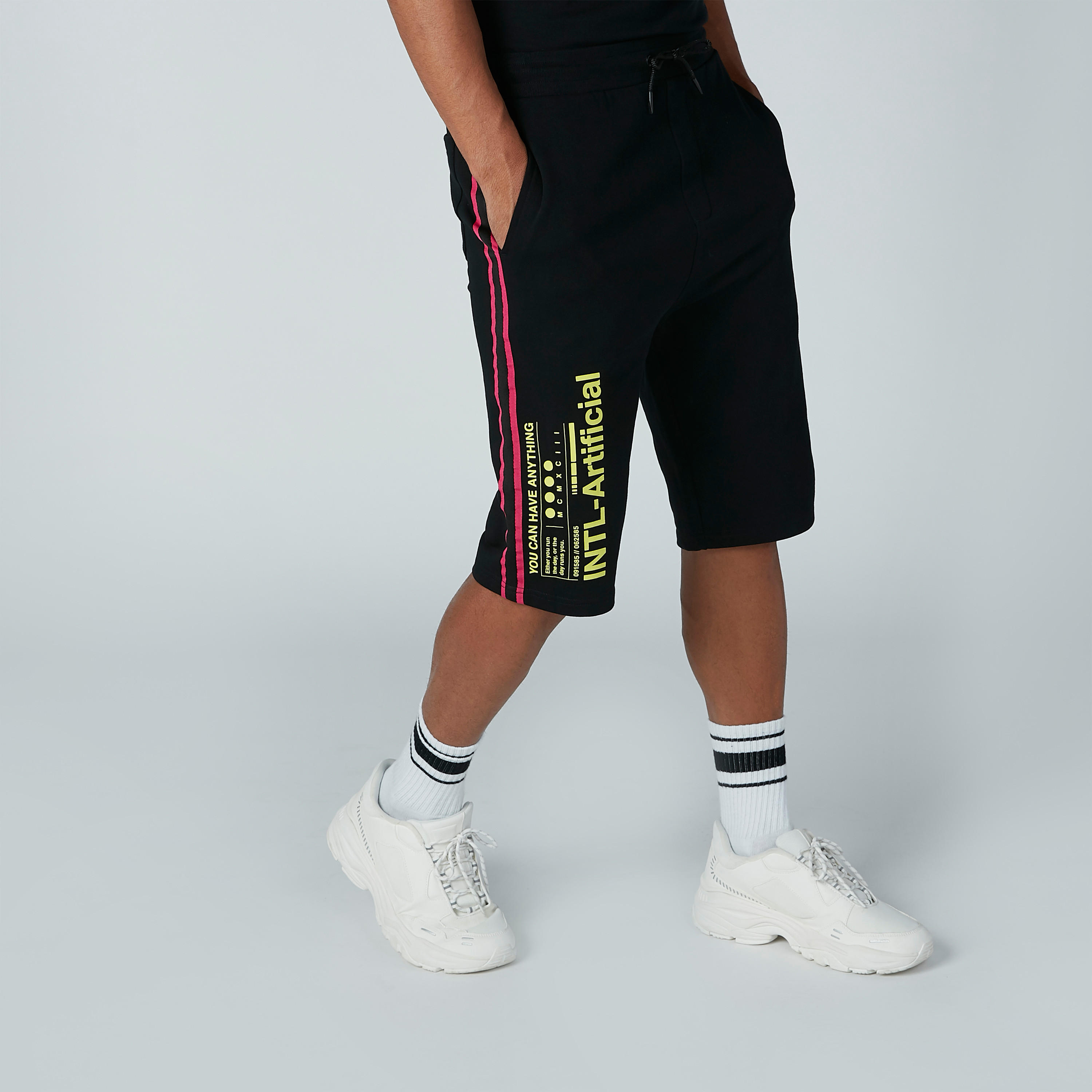 شورت بجيوب وشريطة وطبعات-men-clothing-bottoms-shorts-image-4