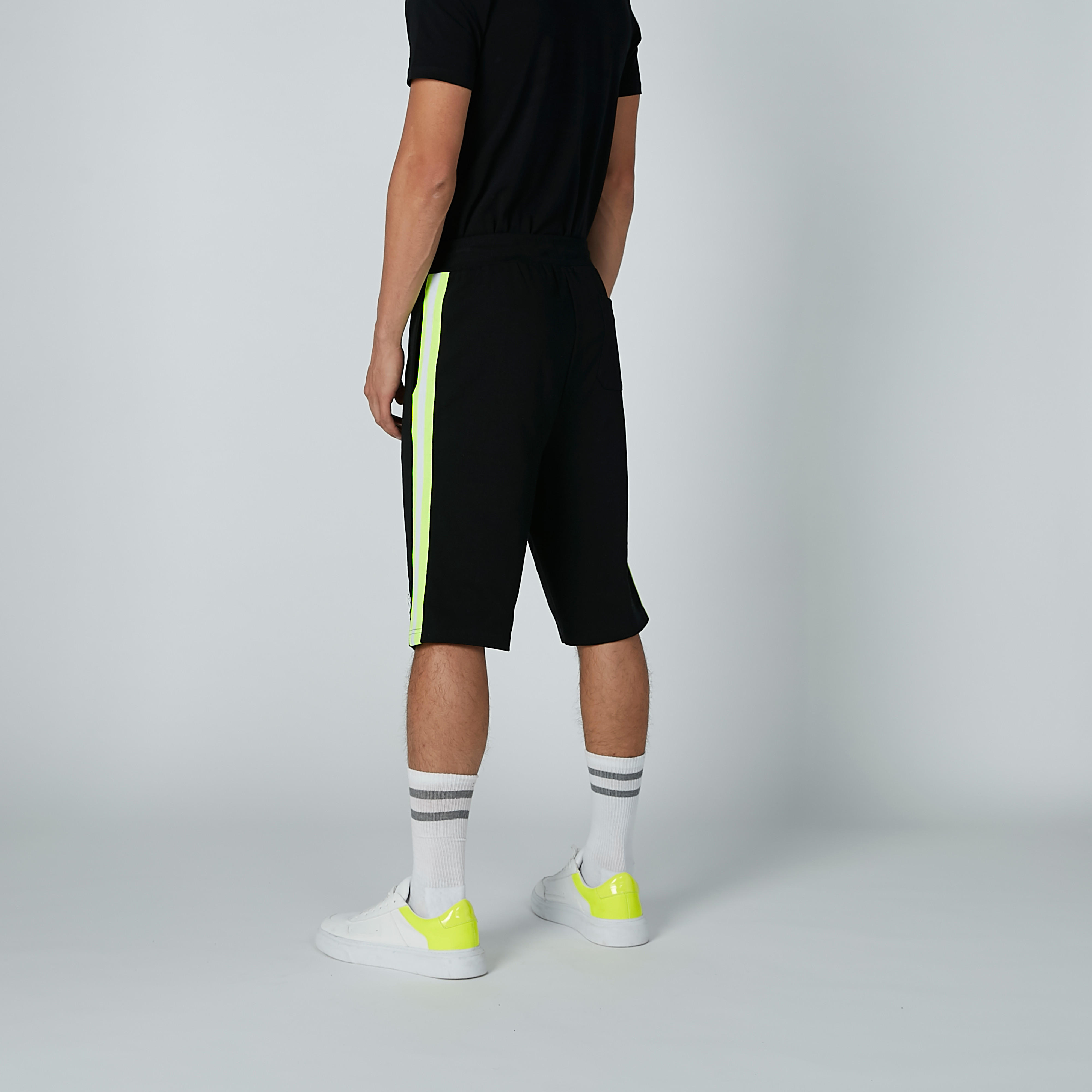 شورت برباط وشريطة جانبية وطبعات-men-clothing-bottoms-shorts-image-3