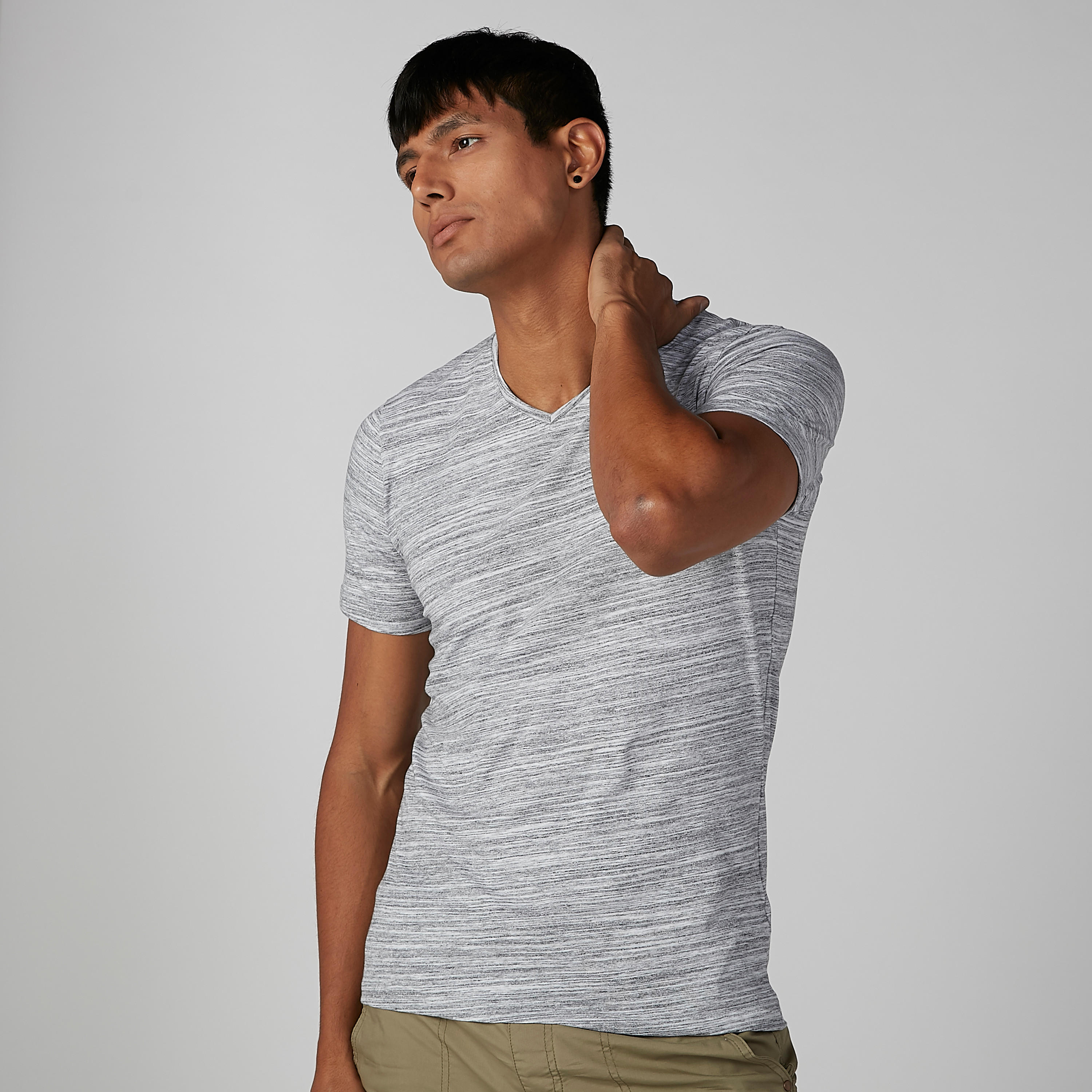 تيشيرت بياقة V وأكمام قصيرة وطبعات-men-clothing-tshirtsandpolos-tshirts-image-2