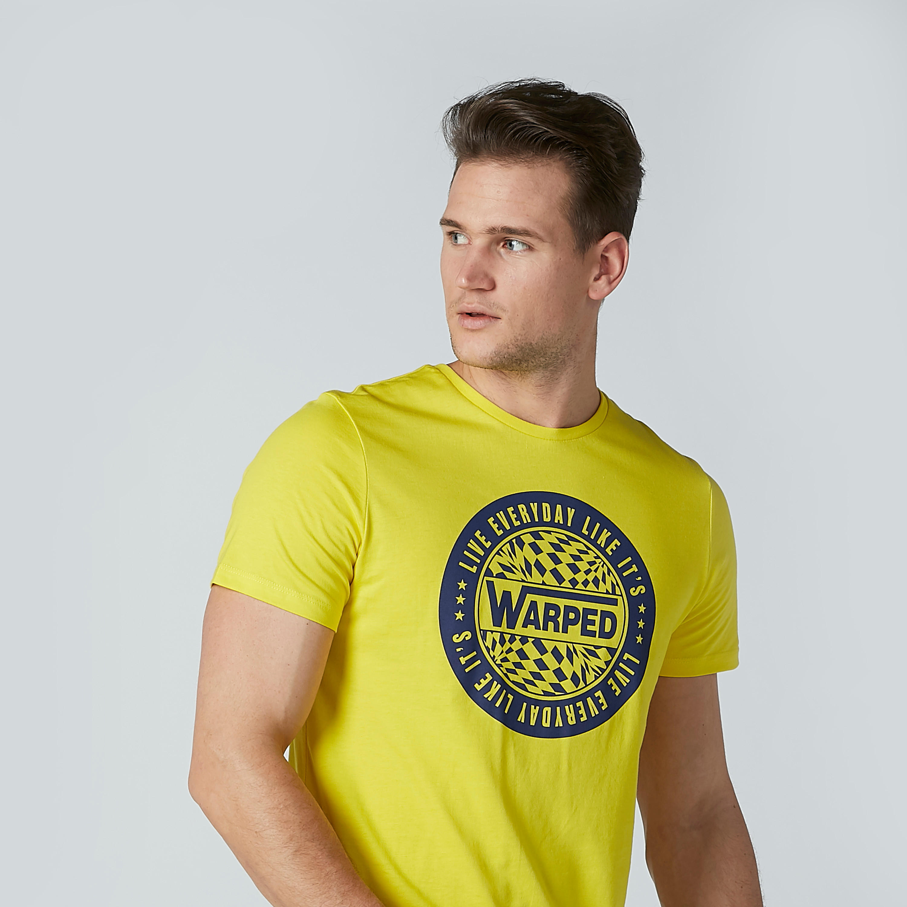 تيشيرت بياقة مستديرة وأكمام قصيرة وطبعات-men-clothing-tshirtsandpolos-tshirts-image-2