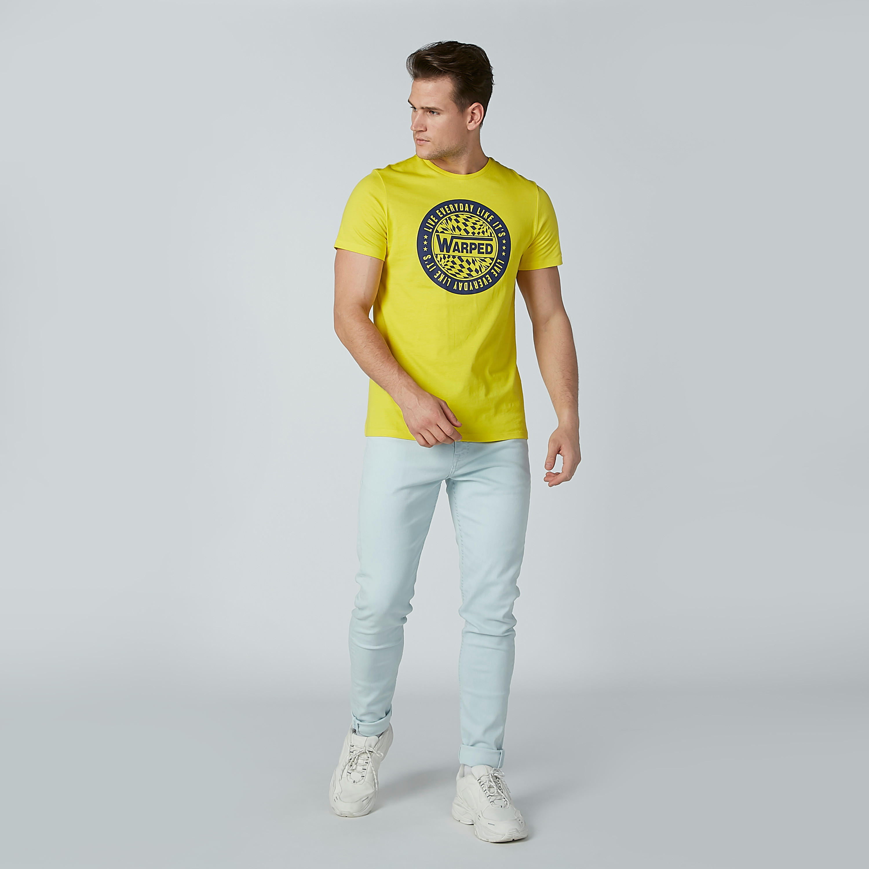تيشيرت بياقة مستديرة وأكمام قصيرة وطبعات-men-clothing-tshirtsandpolos-tshirts-image-3