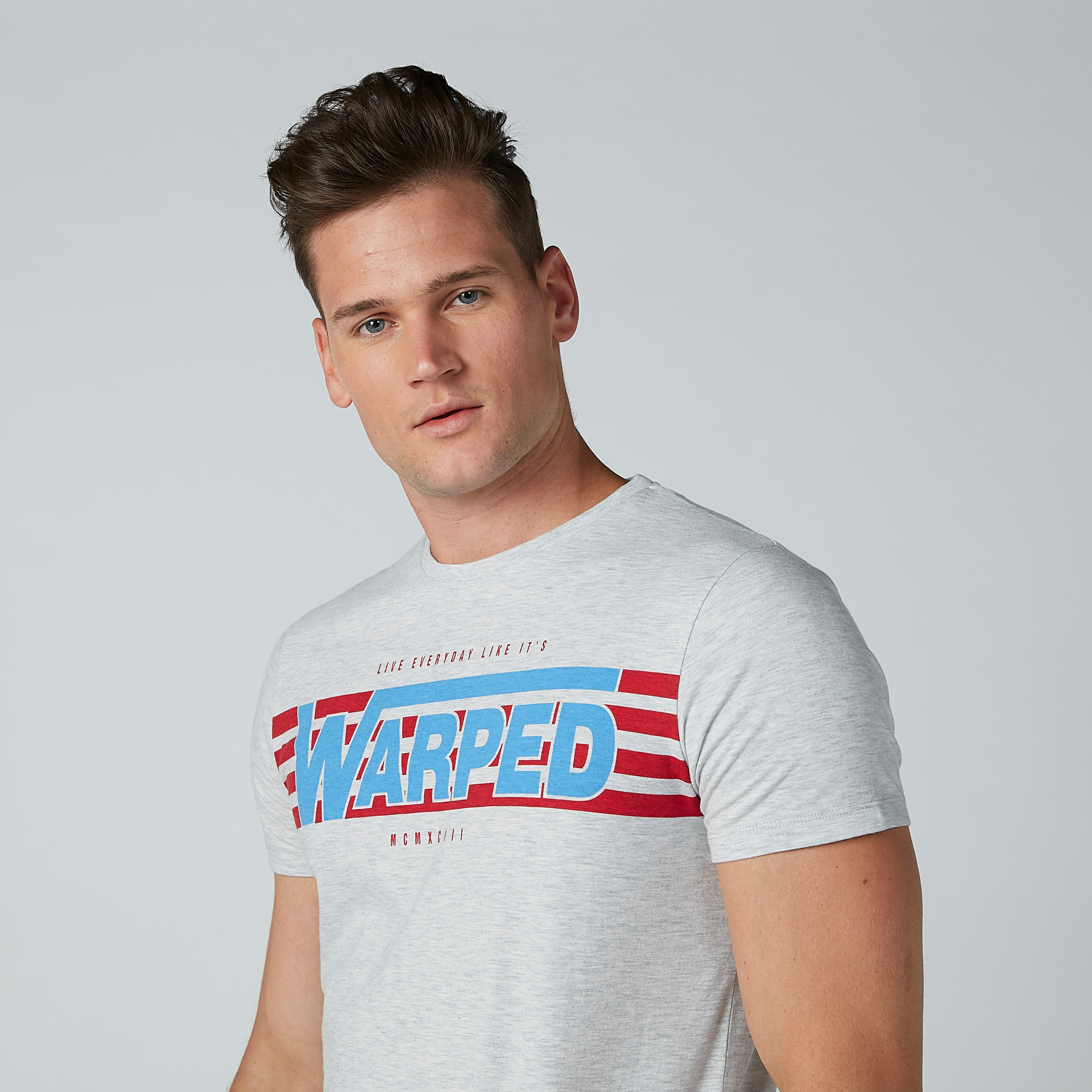 تيشيرت بياقة مستديرة وأكمام قصيرة وطبعات-men-clothing-tshirtsandpolos-tshirts-image-3