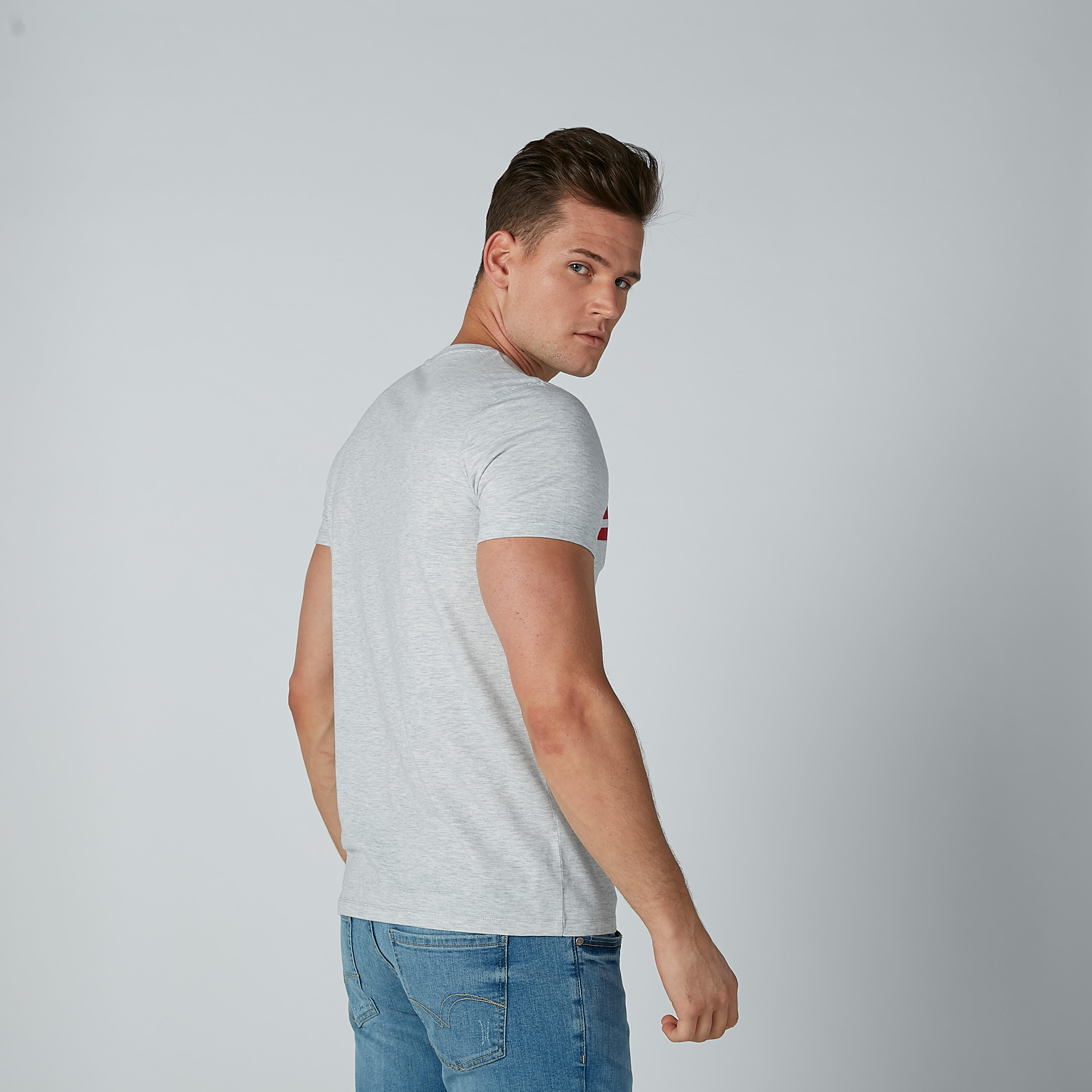 تيشيرت بياقة مستديرة وأكمام قصيرة وطبعات-men-clothing-tshirtsandpolos-tshirts-image-5