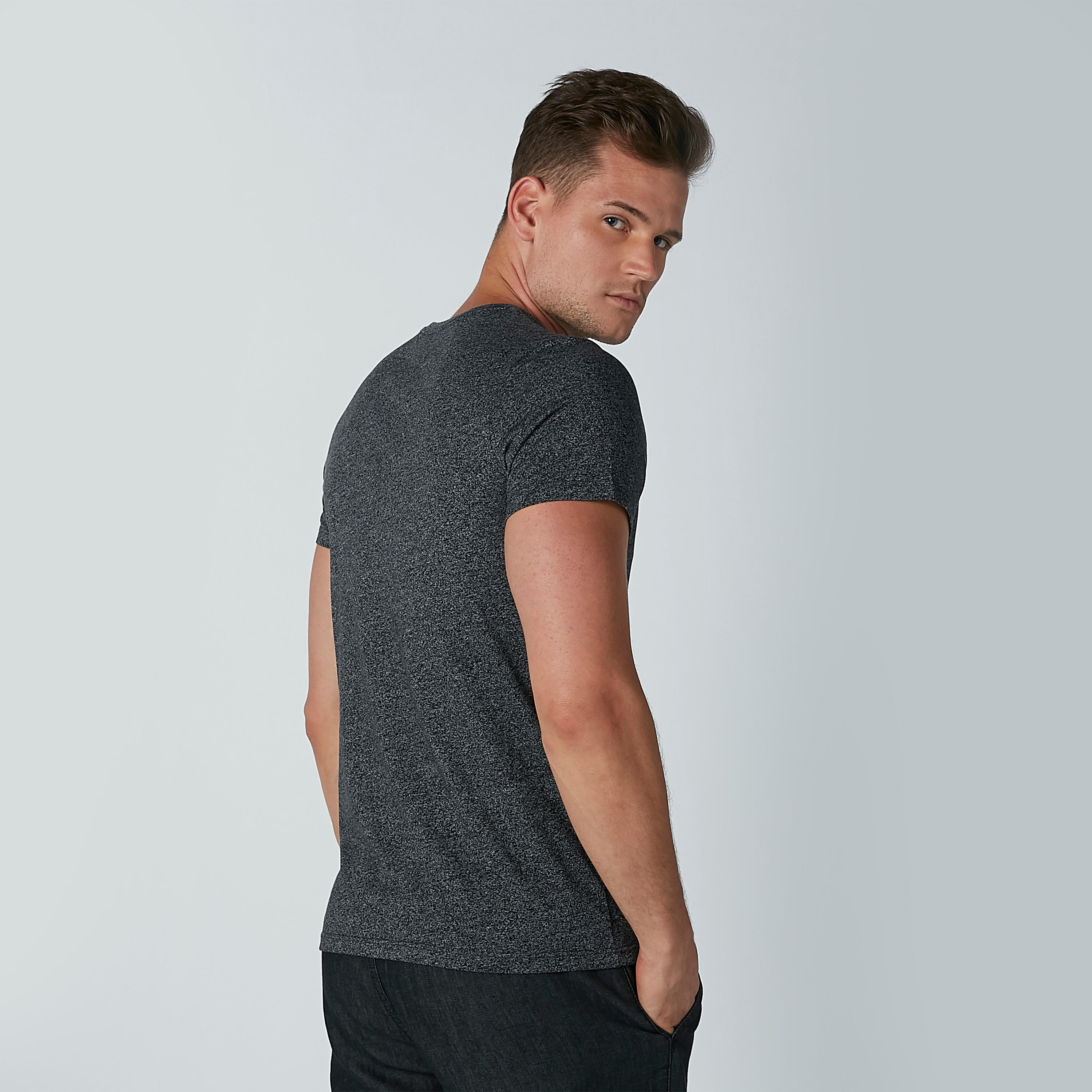 تيشيرت بطبعات وياقة مستديرة وأكمام قصيرة-men-clothing-tshirtsandpolos-tshirts-image-2