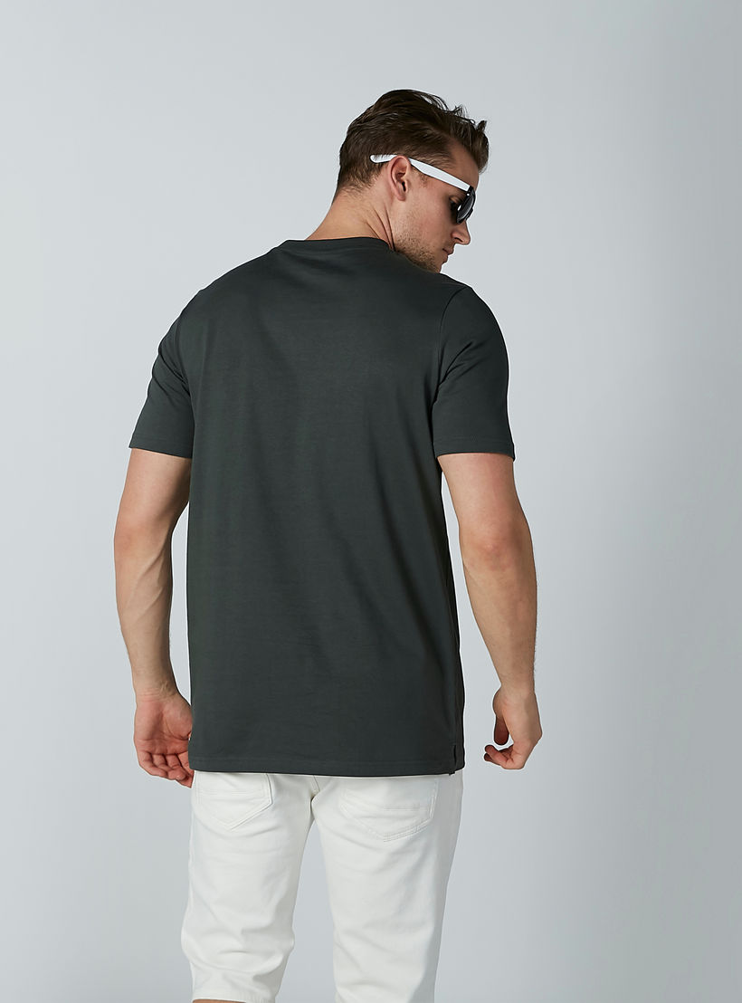 تيشيرت بياقة مستديرة وأكمام قصيرة وتفاصيل ترتر أفينجرز-men-clothing-tshirtsandpolos-tshirts-image-3