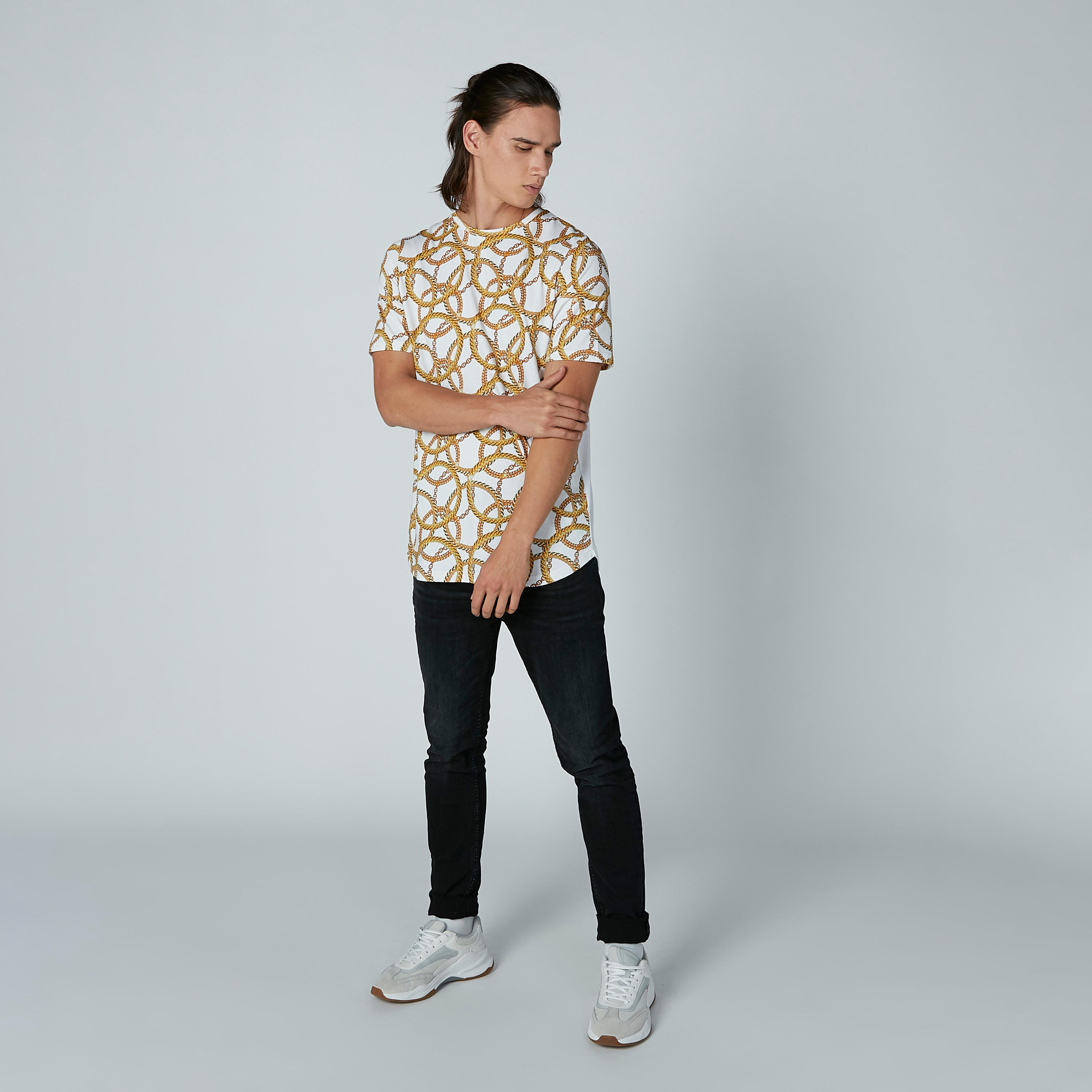 تيشيرت بياقة مستديرة وأكمام قصيرة وطبعات-men-clothing-tshirtsandpolos-tshirts-image-2