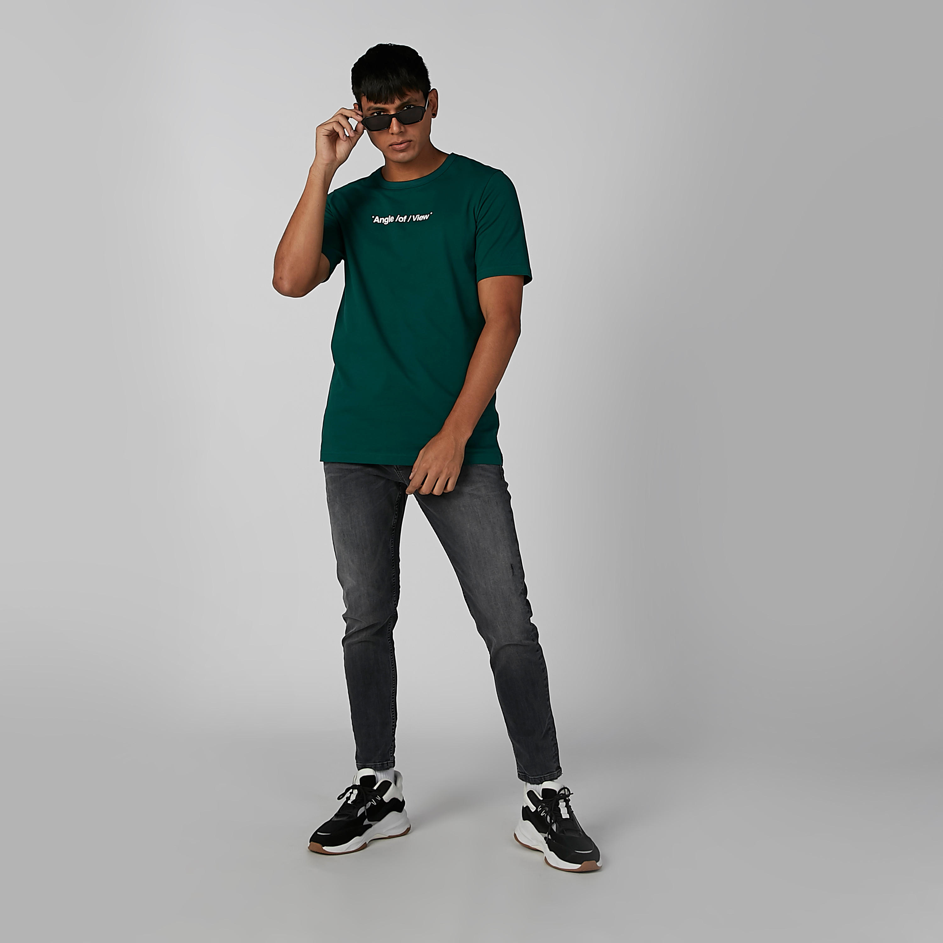 تيشيرت بياقة مستديرة وأكمام قصيرة وطبعات-men-clothing-tshirtsandpolos-tshirts-image-2