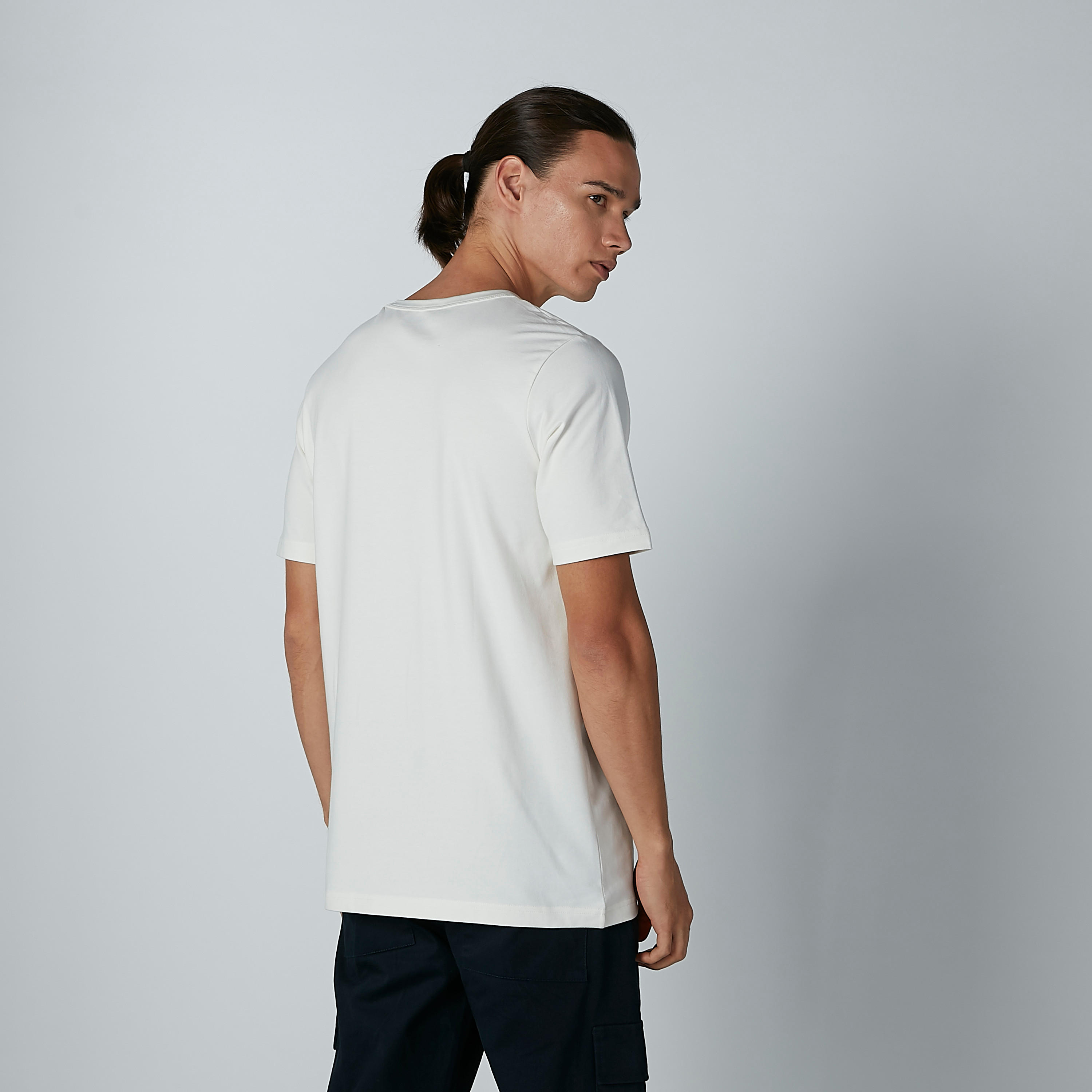 تيشيرت بطبعات وياقة مستديرة وأكمام قصيرة-men-clothing-tshirtsandpolos-tshirts-image-3