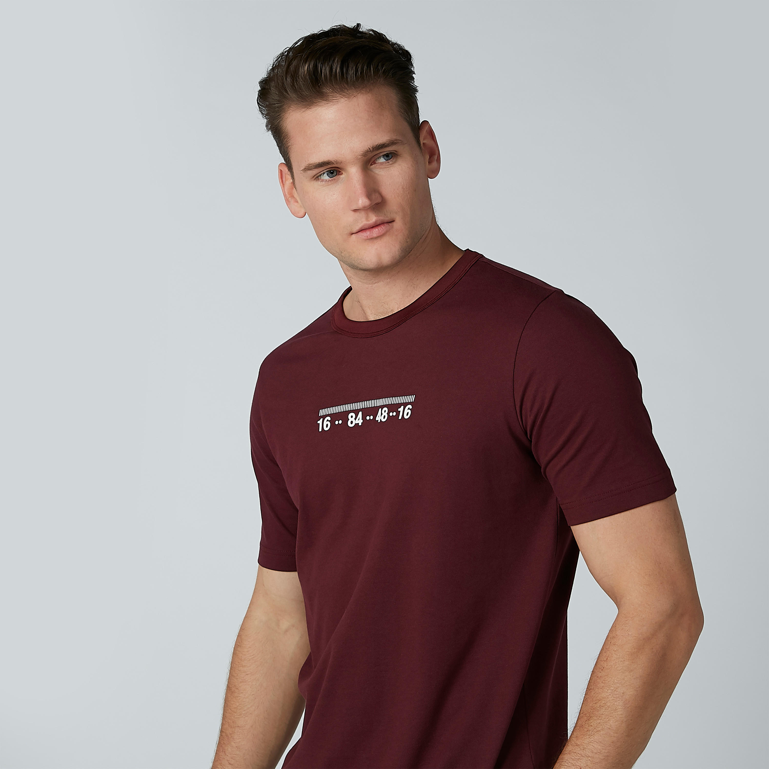 تيشيرت بياقة مستديرة وأكمام قصيرة وطبعات-men-clothing-tshirtsandpolos-tshirts-image-1