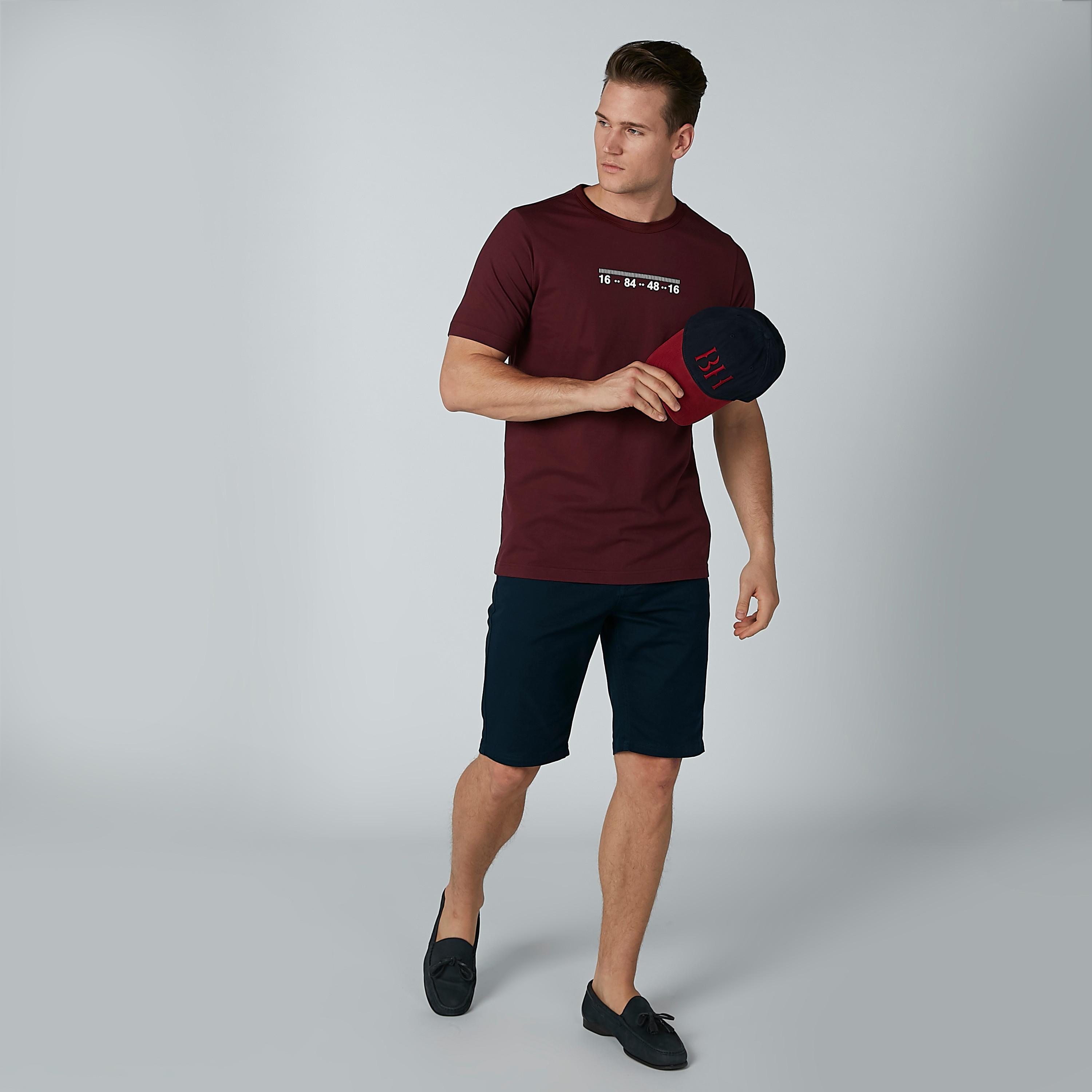 تيشيرت بياقة مستديرة وأكمام قصيرة وطبعات-men-clothing-tshirtsandpolos-tshirts-image-2