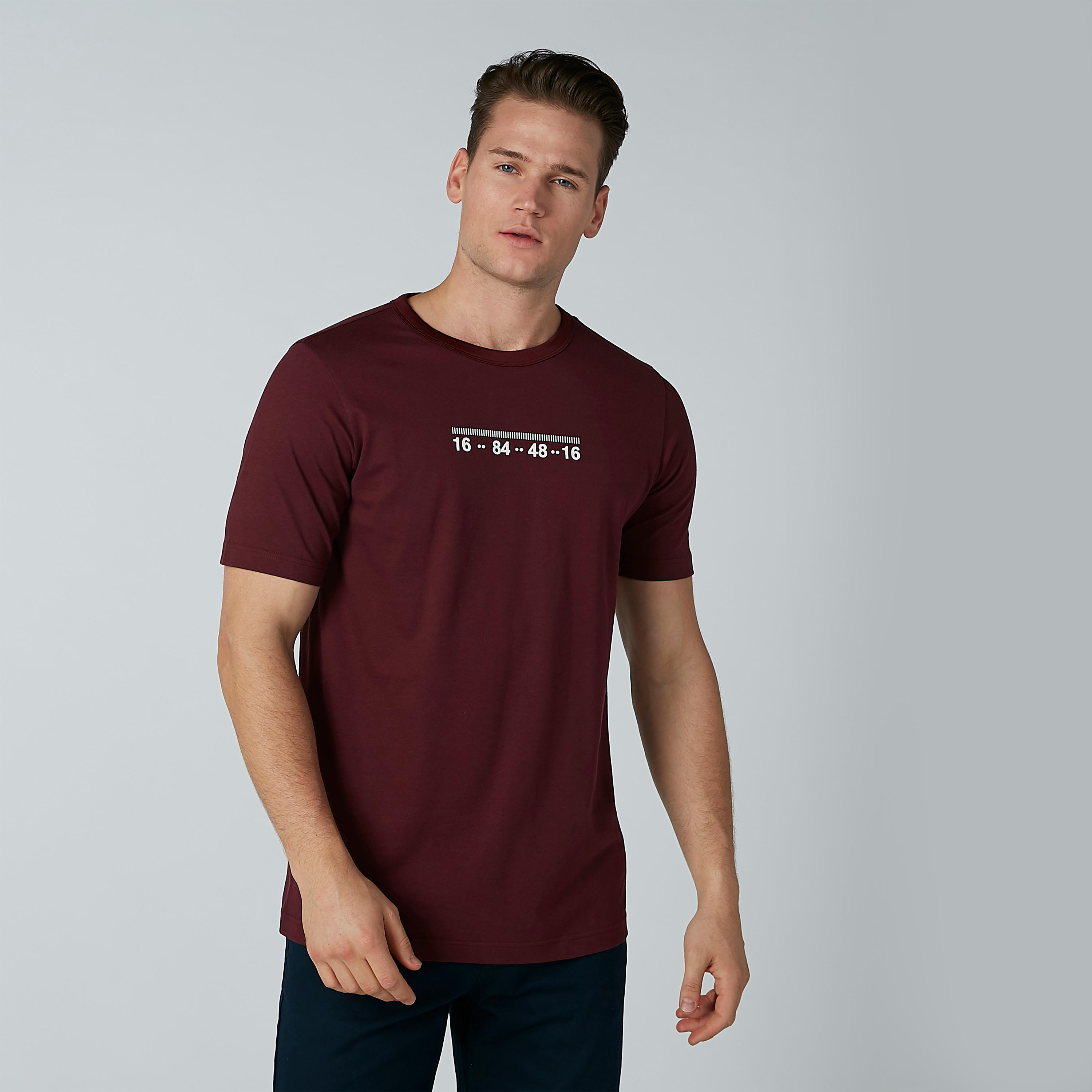 تيشيرت بياقة مستديرة وأكمام قصيرة وطبعات-men-clothing-tshirtsandpolos-tshirts-image-3