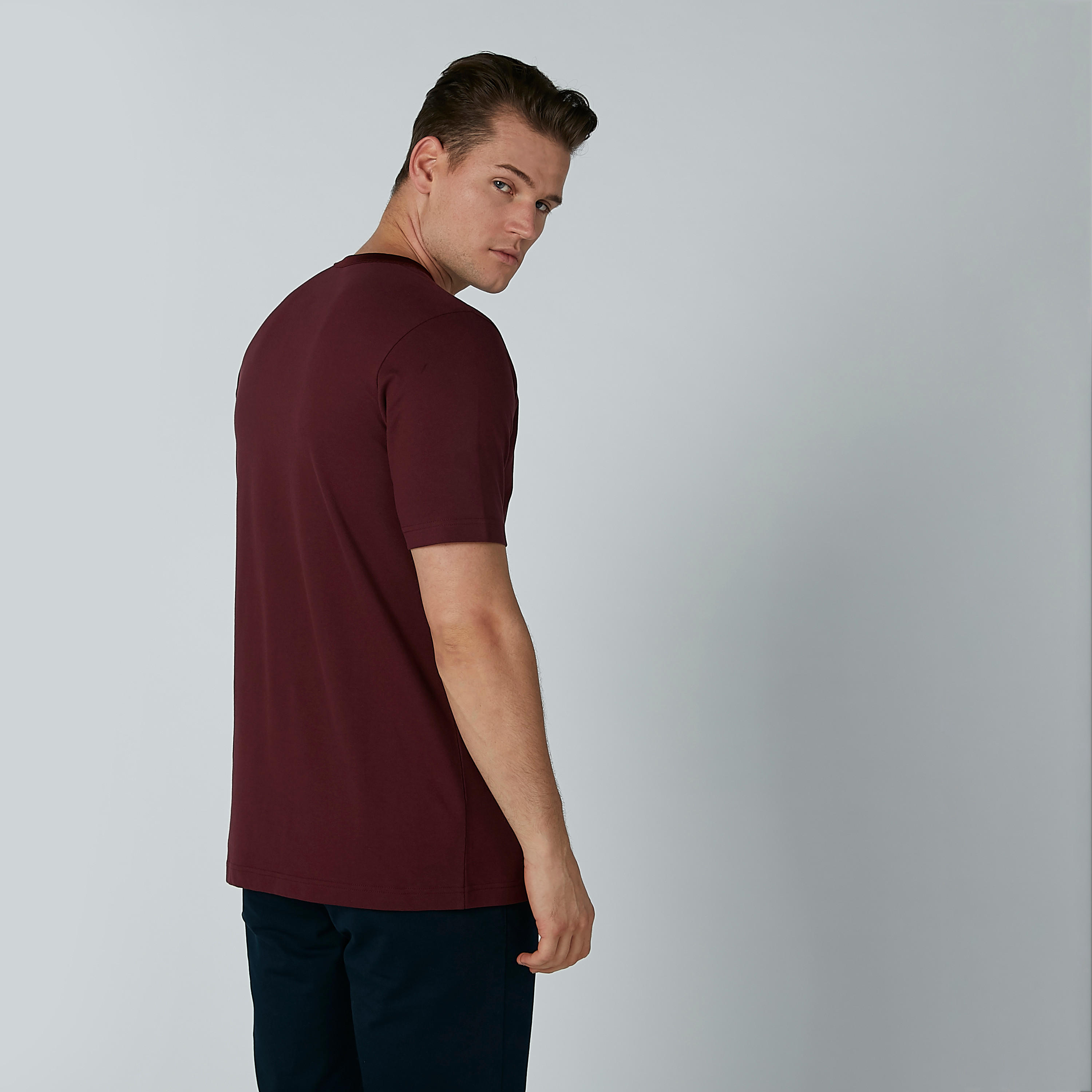 تيشيرت بياقة مستديرة وأكمام قصيرة وطبعات-men-clothing-tshirtsandpolos-tshirts-image-4