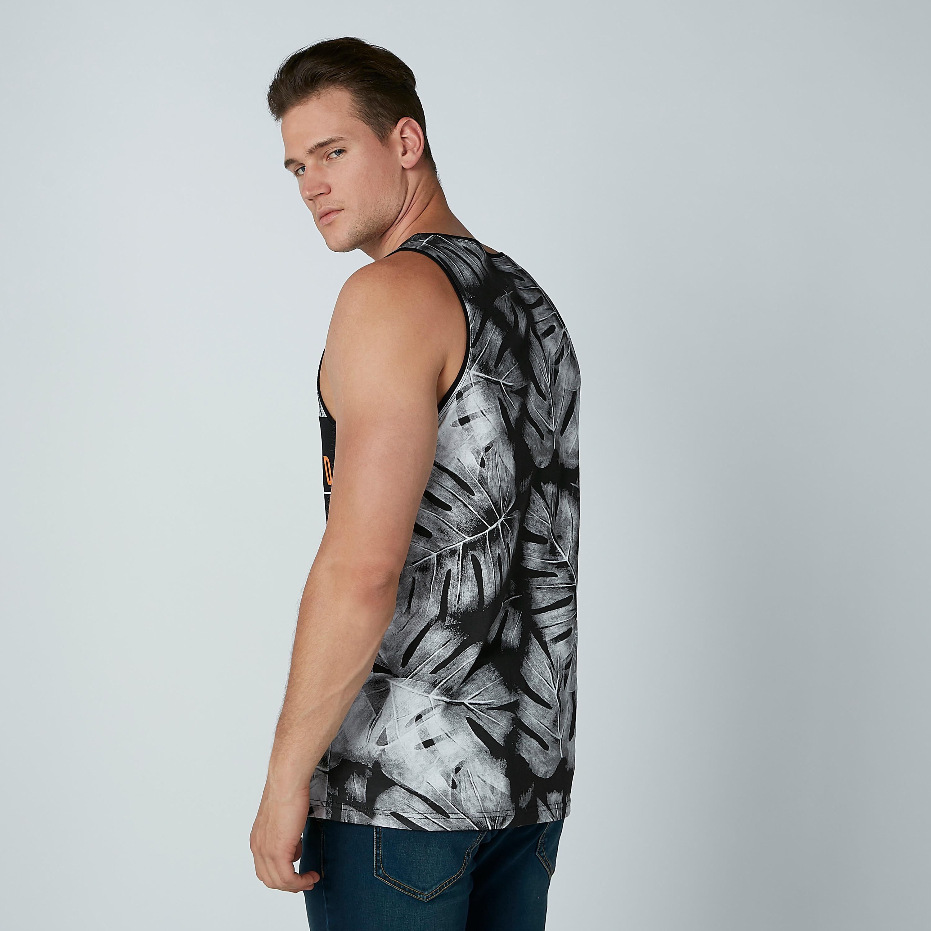 تيشيرت دون أكمام بطبعات-men-clothing-tshirtsandpolos-tshirts-image-2