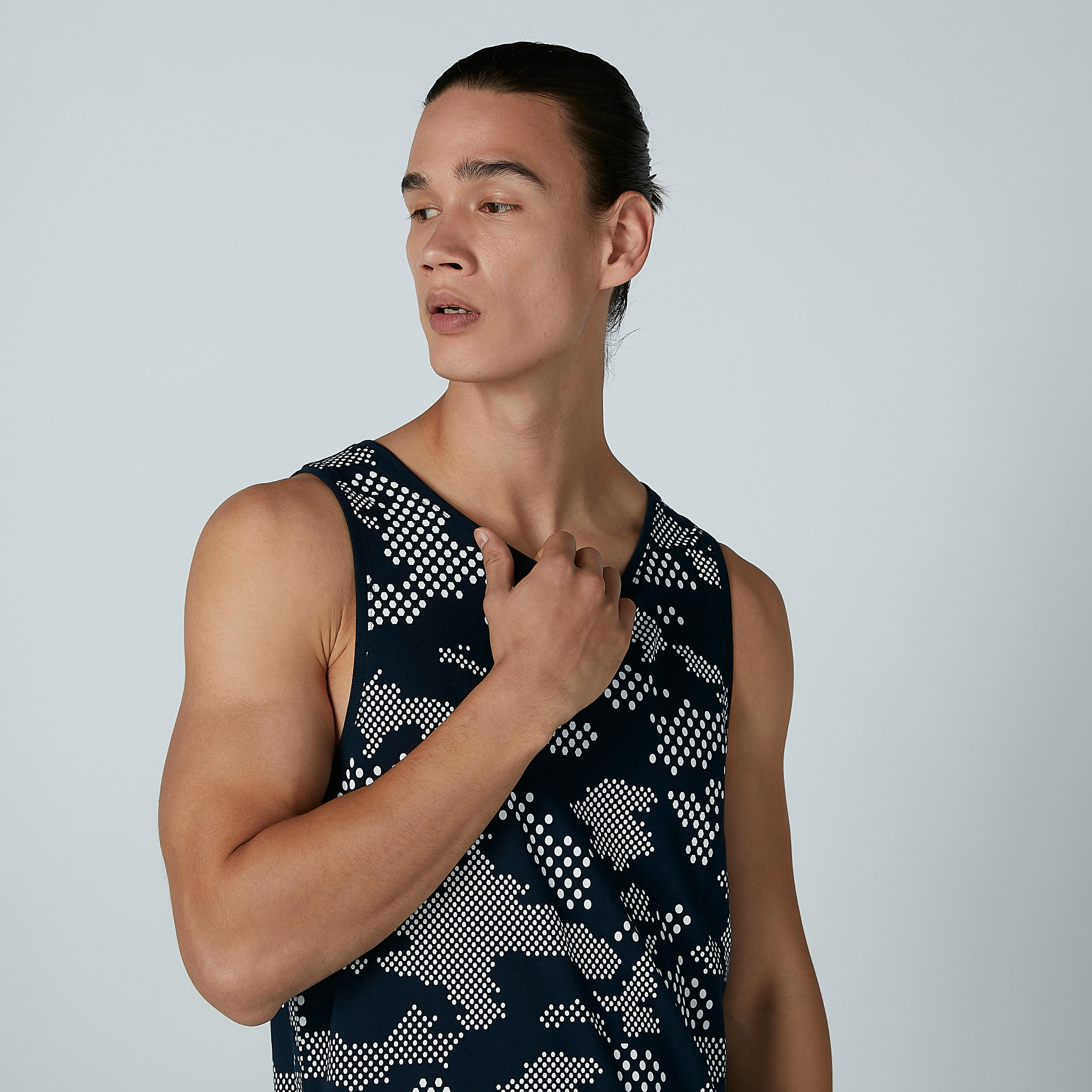تيشيرت دون أكمام بياقة مستديرة وطبعات-men-clothing-tshirtsandpolos-tshirts-image-2