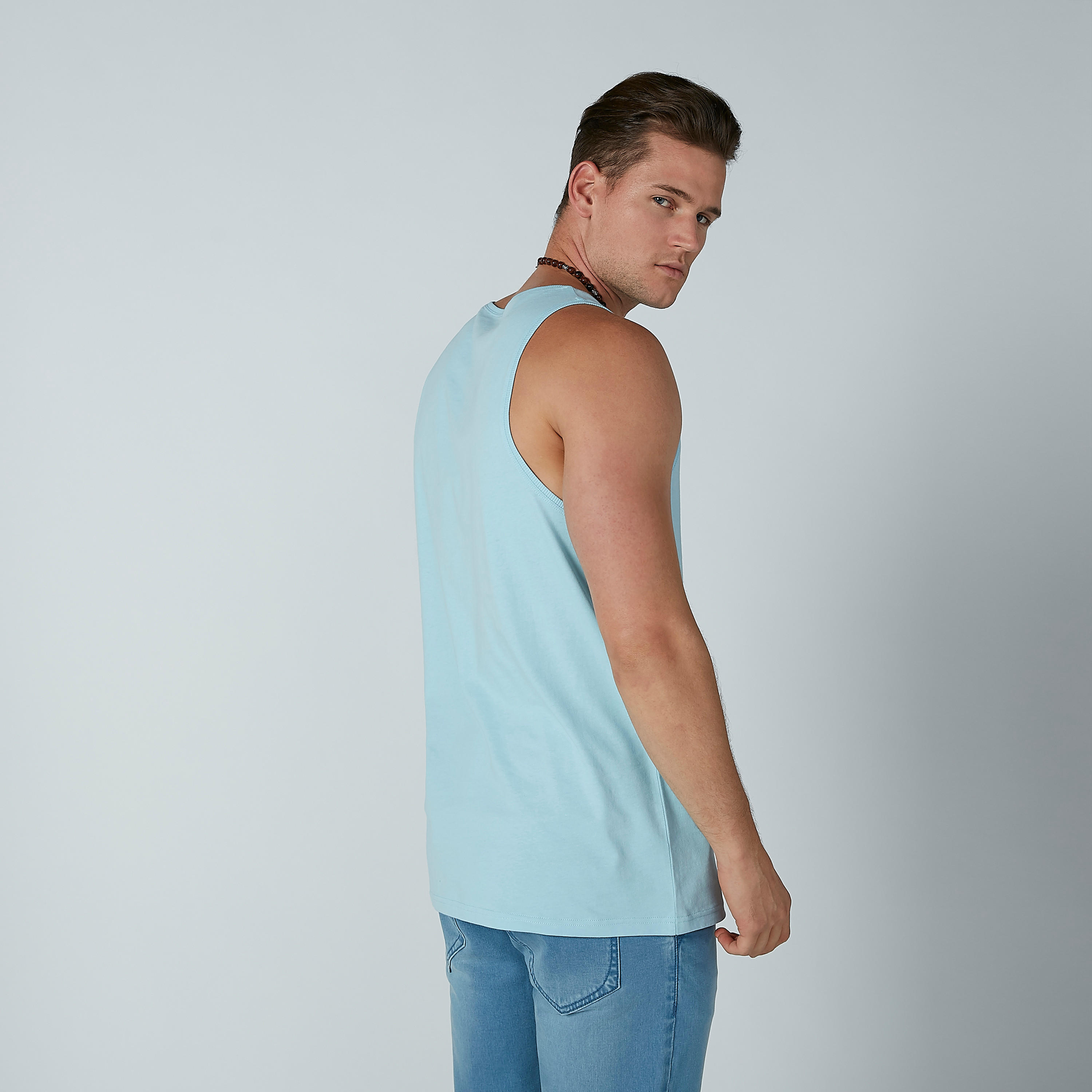 تيشيرت دون أكمام بياقة مستديرة وطبعات-men-clothing-tshirtsandpolos-tshirts-image-2