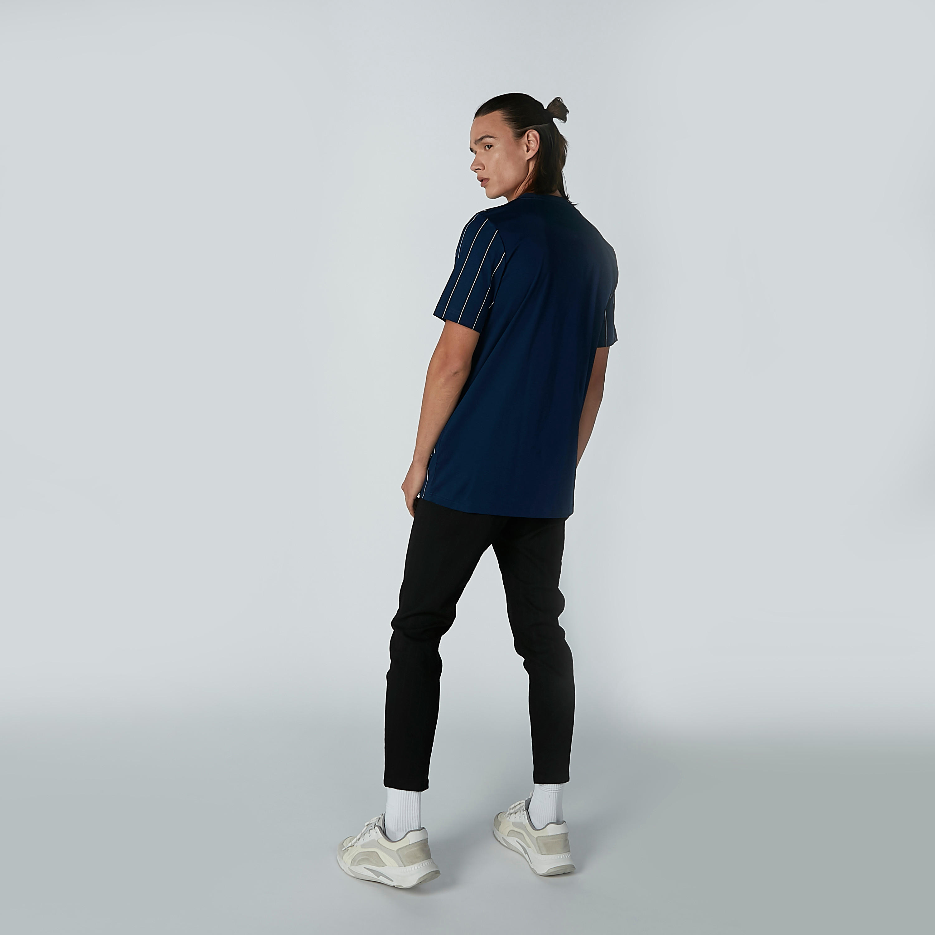 تيشيرت مقلّم بياقة مستديرة وأكمام قصيرة-men-clothing-tshirtsandpolos-tshirts-image-4