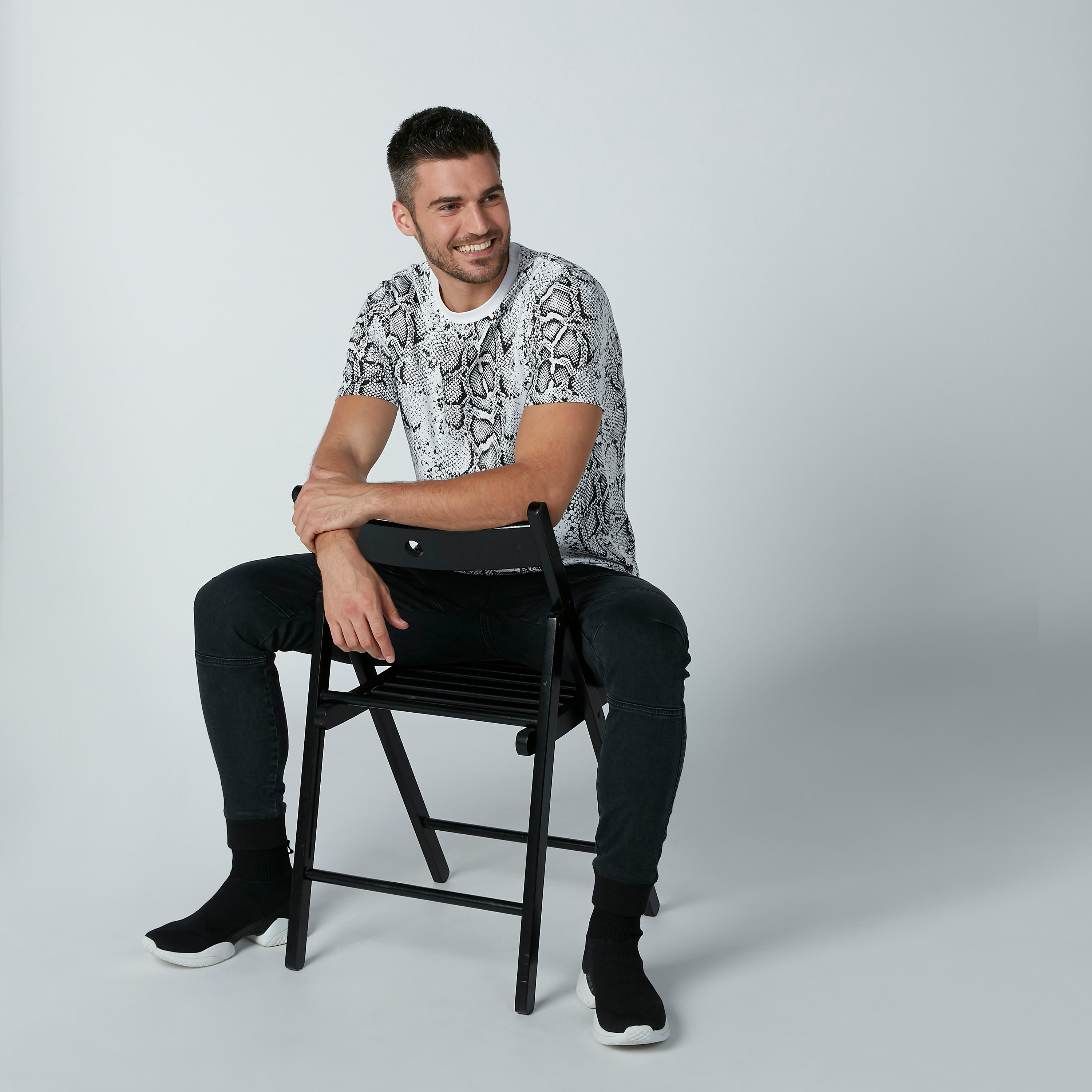 تيشيرت بأكمام قصيرة وطبعات حيوانات-men-clothing-tshirtsandpolos-tshirts-image-2