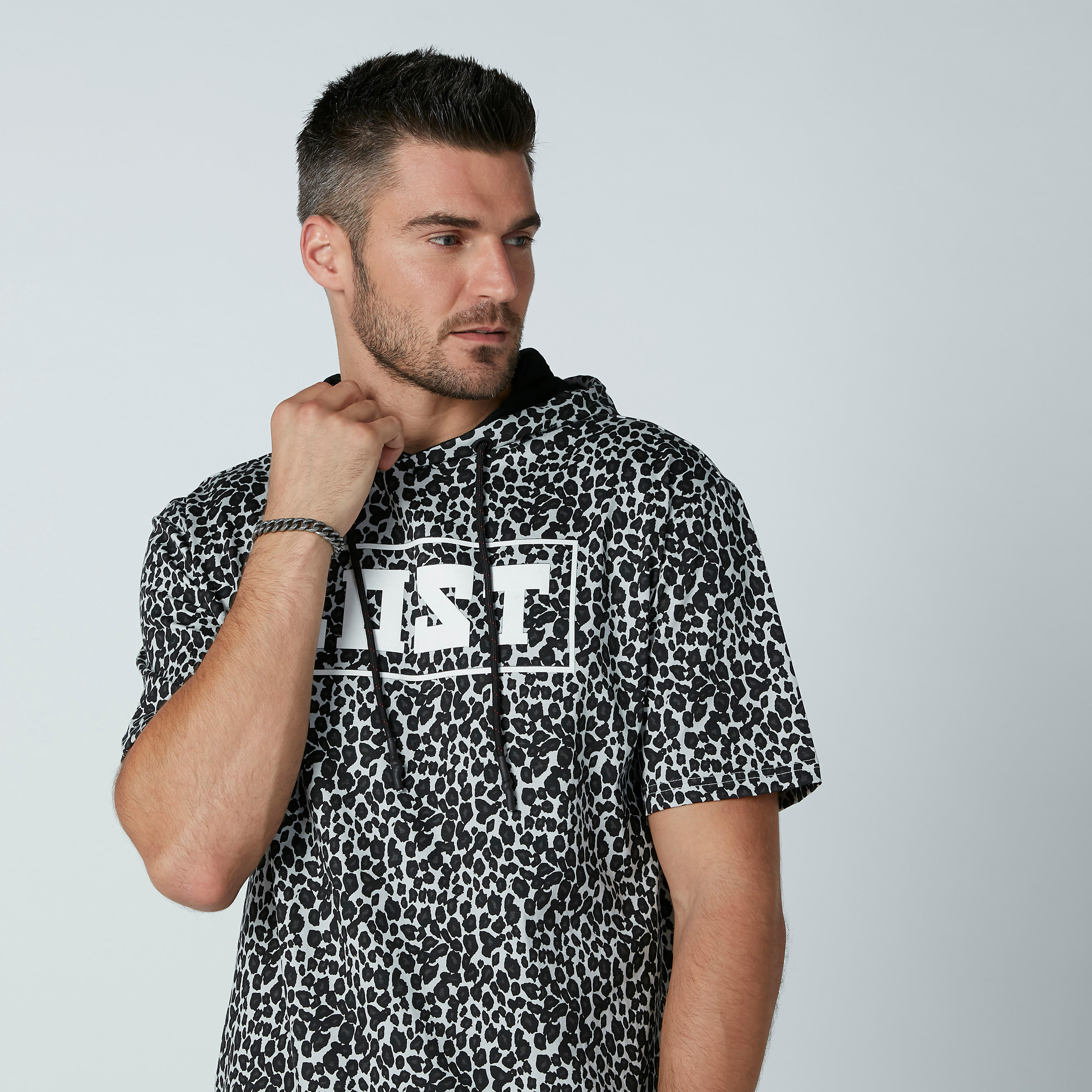 تيشيرت بأكمام قصيرة وطبعات-men-clothing-tshirtsandpolos-tshirts-image-4