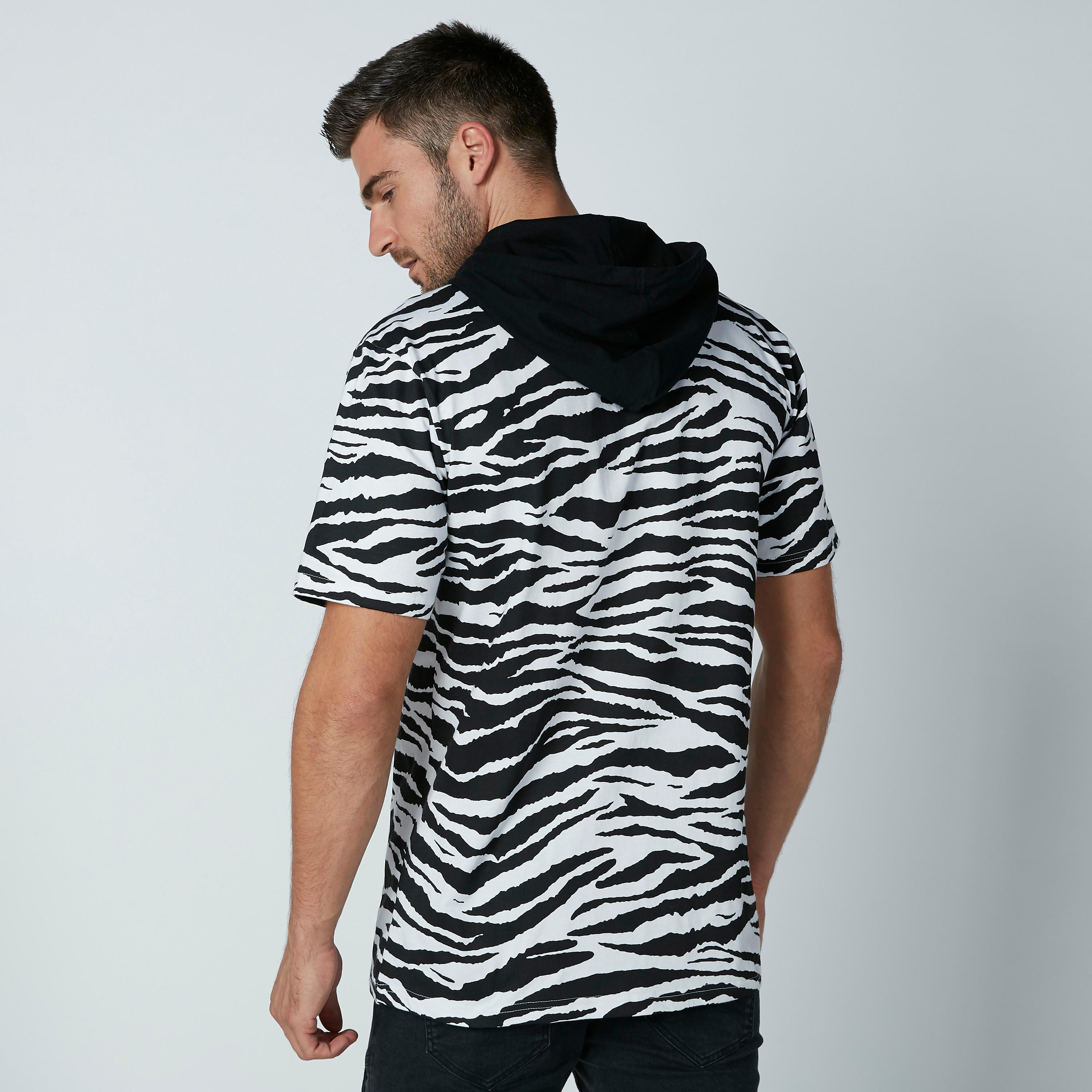 Animal Printed T-shirt with Short Sleeves-men-clothing-tshirtsandpolos-tshirts-image-4