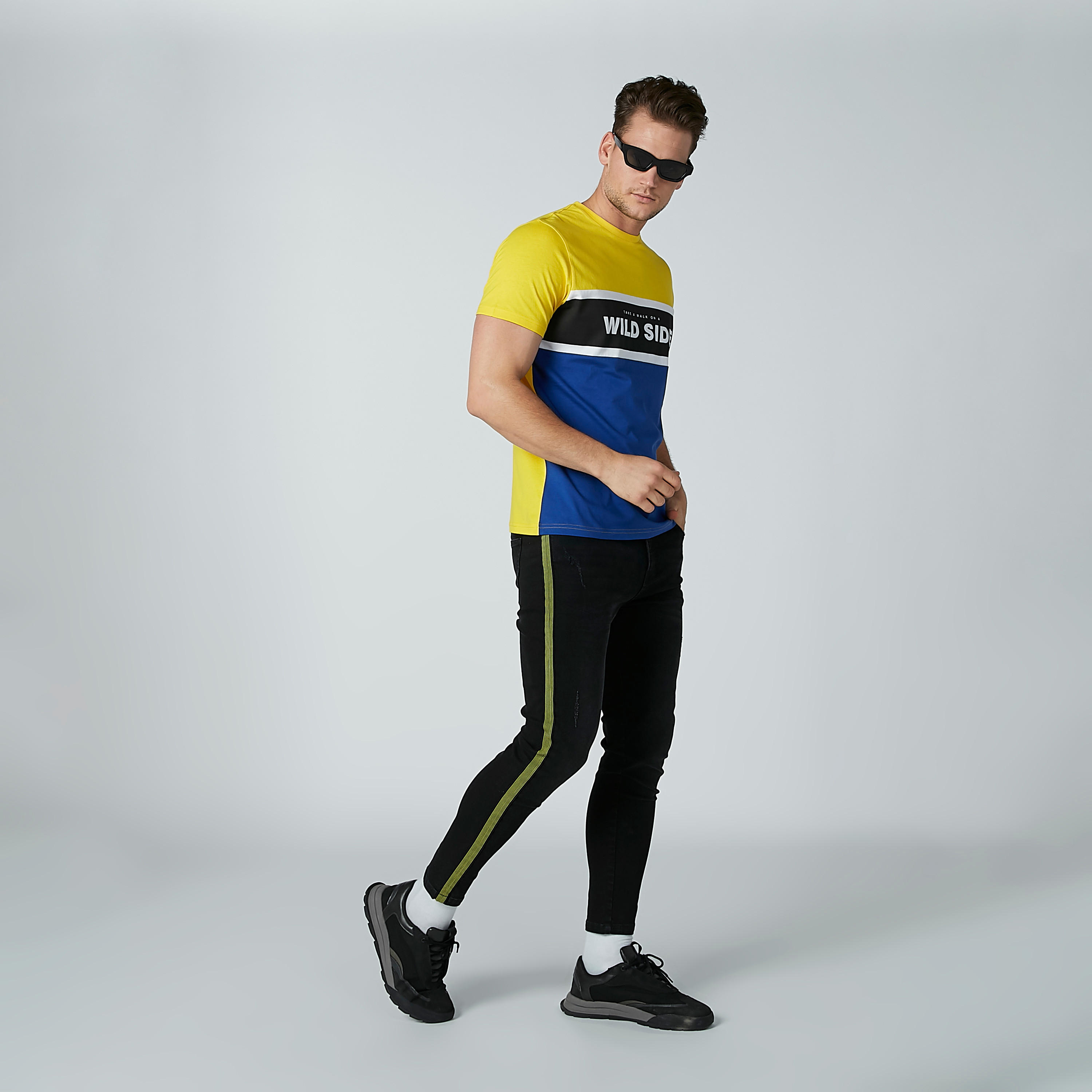 بنطال جينز ممزّق بجيوب وشريطة-men-clothing-bottoms-jeans-image-2