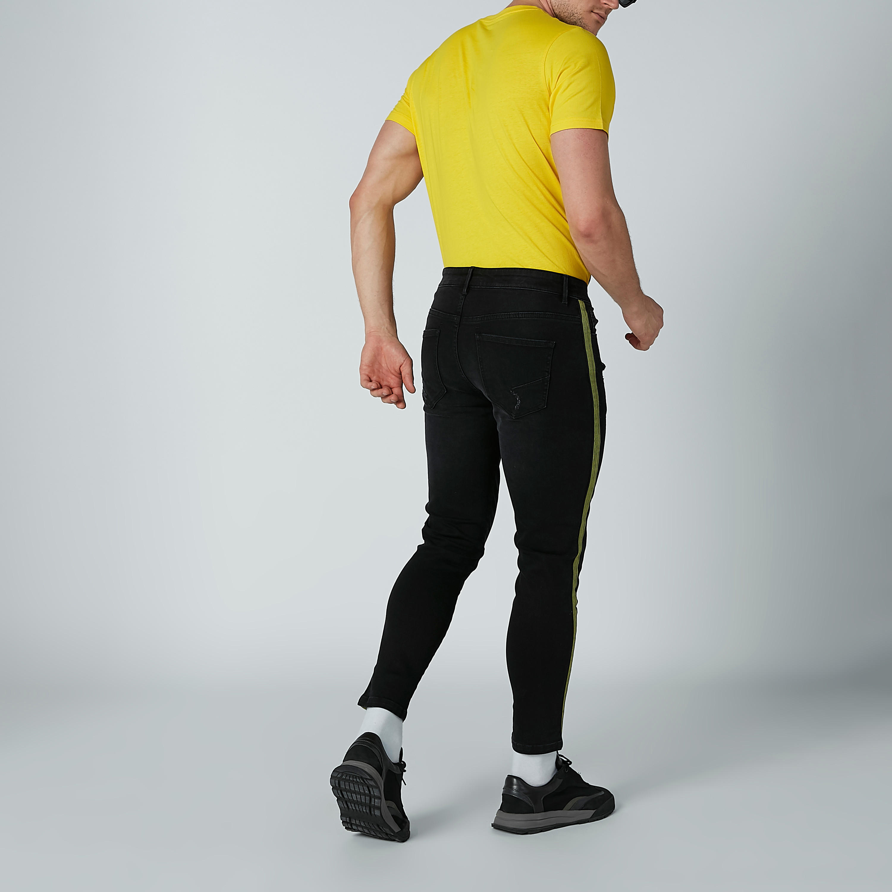 بنطال جينز ممزّق بجيوب وشريطة-men-clothing-bottoms-jeans-image-3