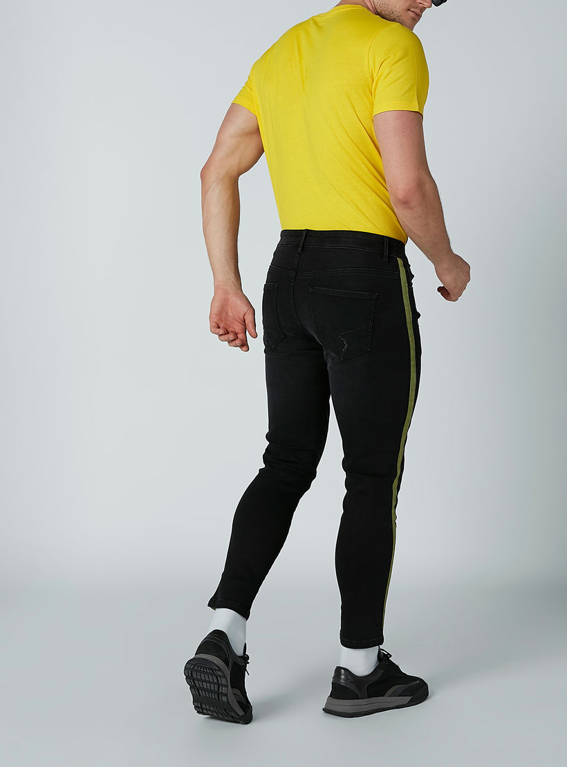بنطال جينز ممزّق بجيوب وشريطة-men-clothing-bottoms-jeans-image-3
