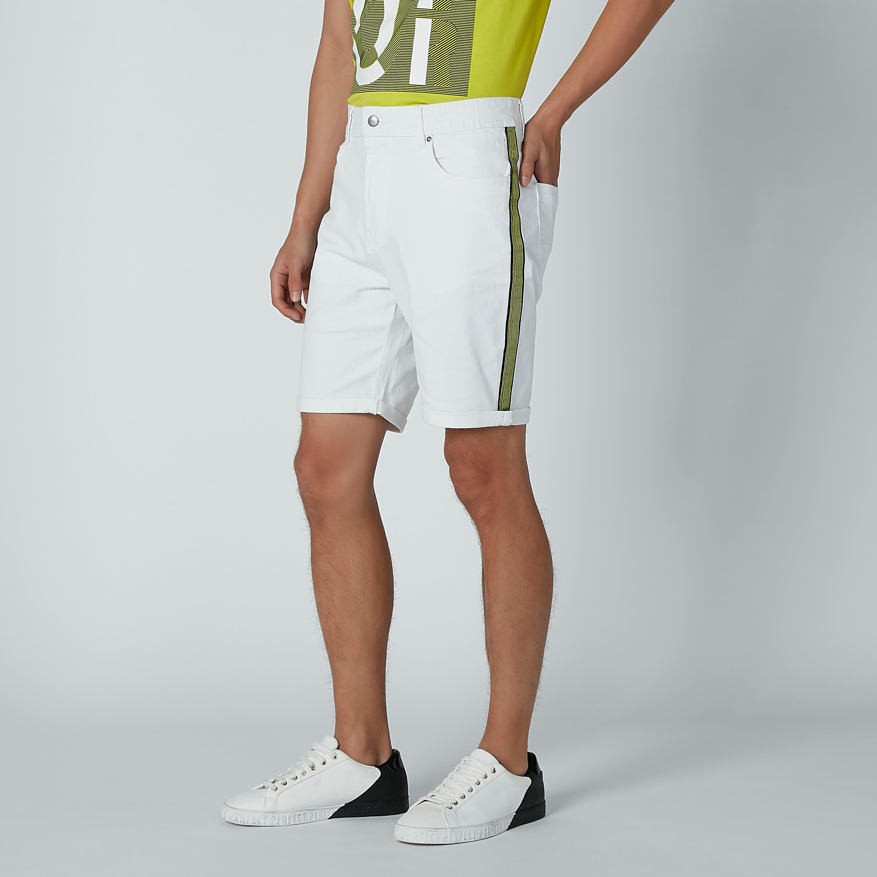 شورت دينم سادة بجيوب وشريطة-men-clothing-bottoms-shorts-image-1