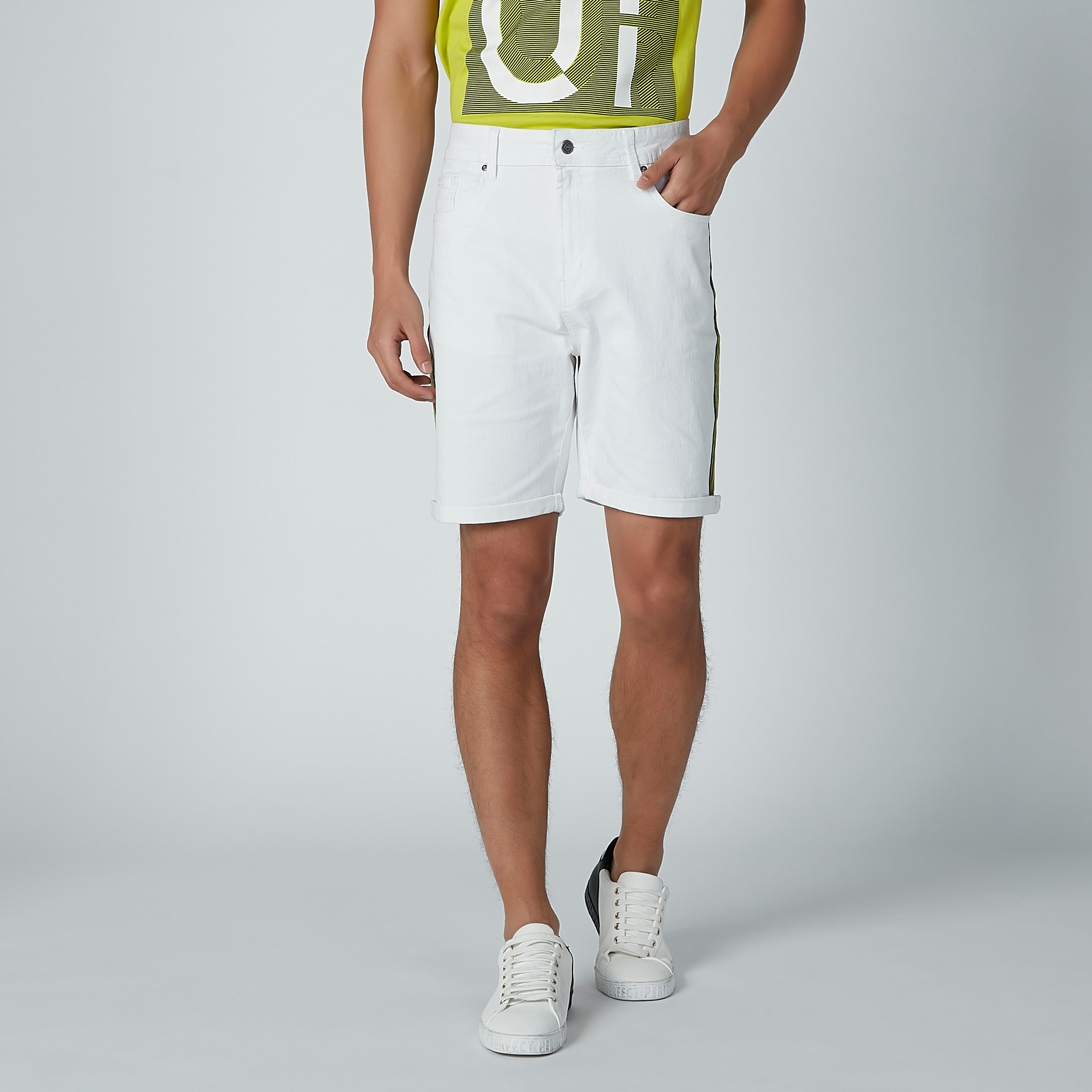 شورت دينم سادة بجيوب وشريطة-men-clothing-bottoms-shorts-image-3