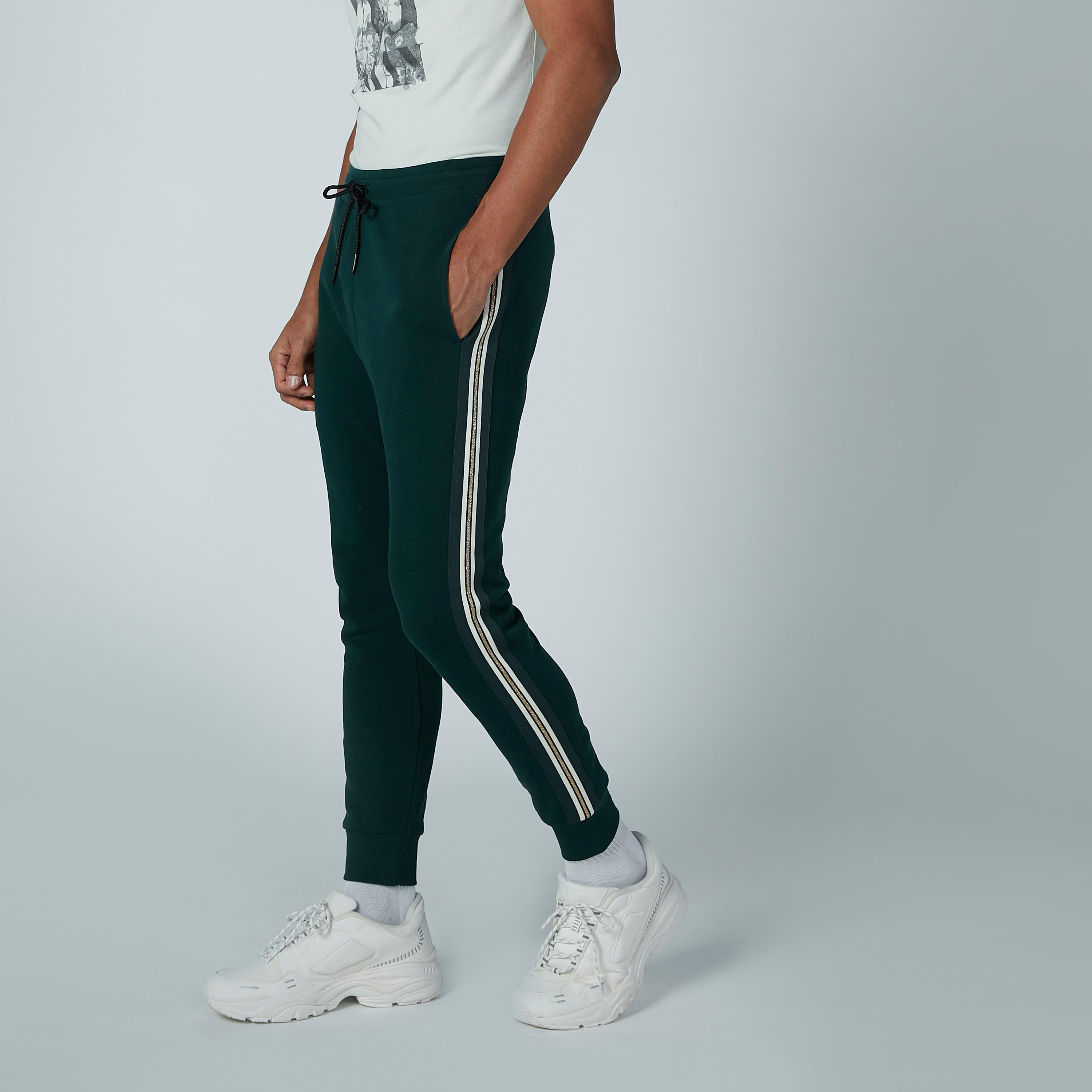 بنطال رياضي برباط وشريطة-men-clothing-bottoms-joggers-image-3
