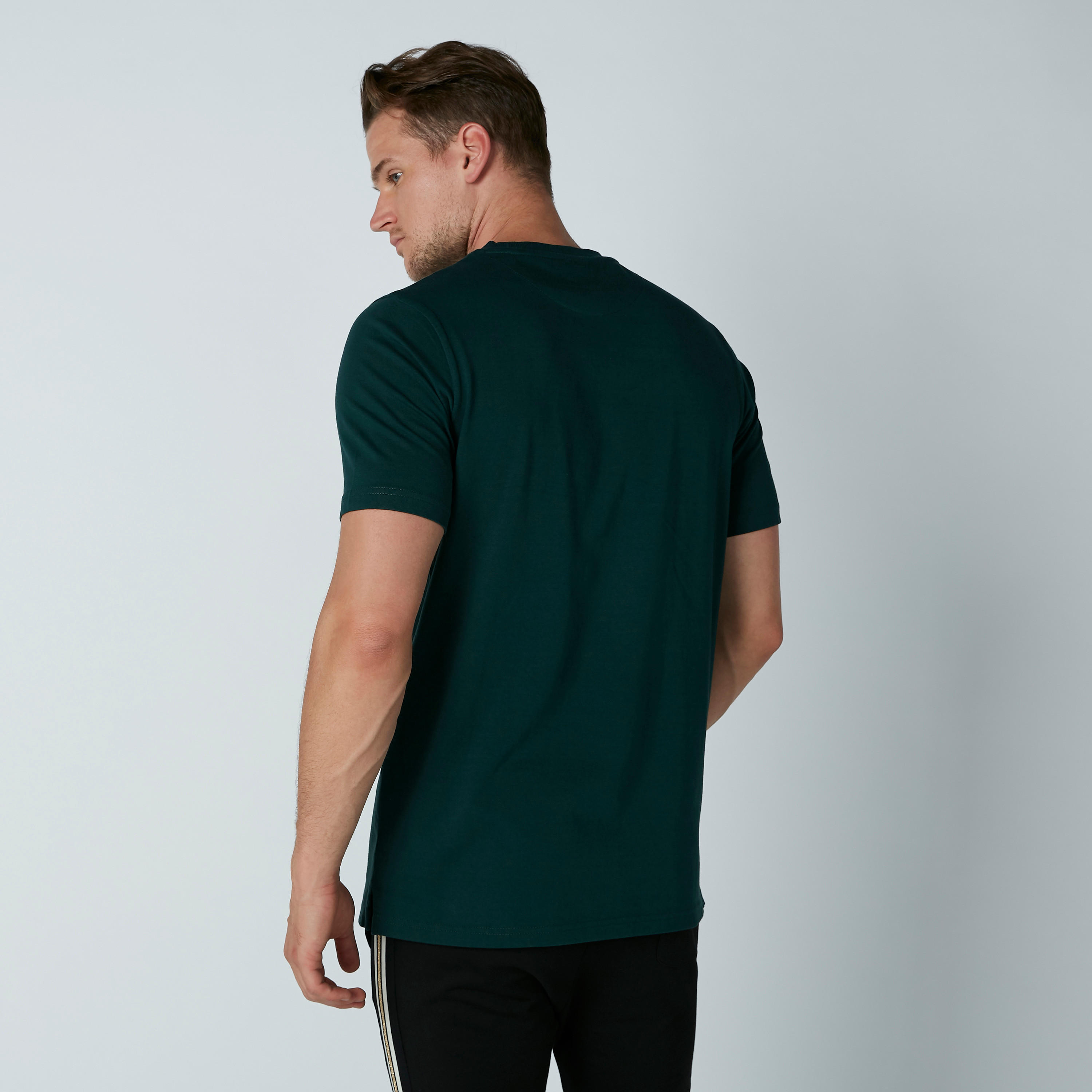 تيشيرت بياقة مستديرة وأكمام قصيرة وطبعات-men-clothing-tshirtsandpolos-tshirts-image-3