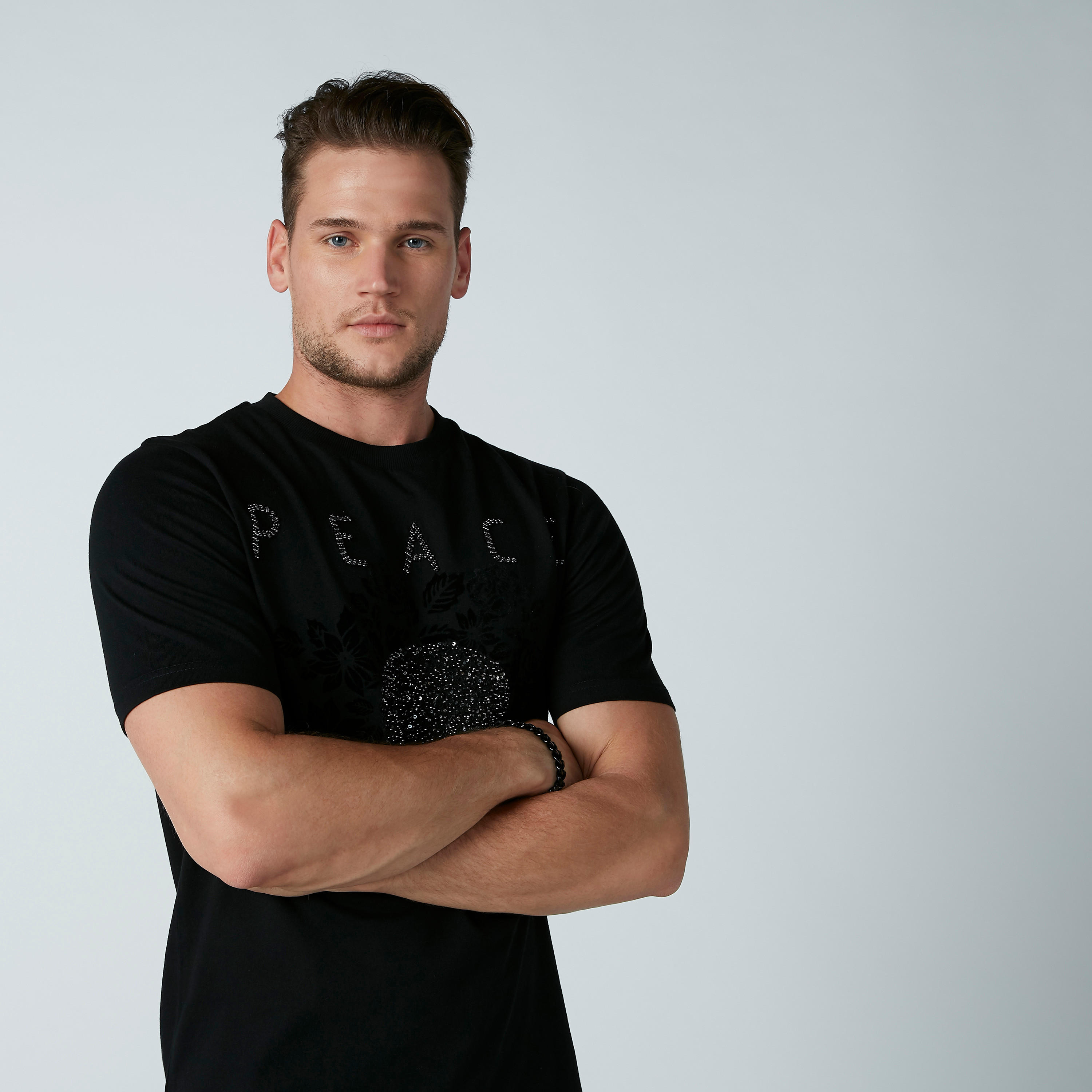 تيشيرت مزيّن بياقة مستديرة وأكمام قصيرة-men-clothing-tshirtsandpolos-tshirts-image-3