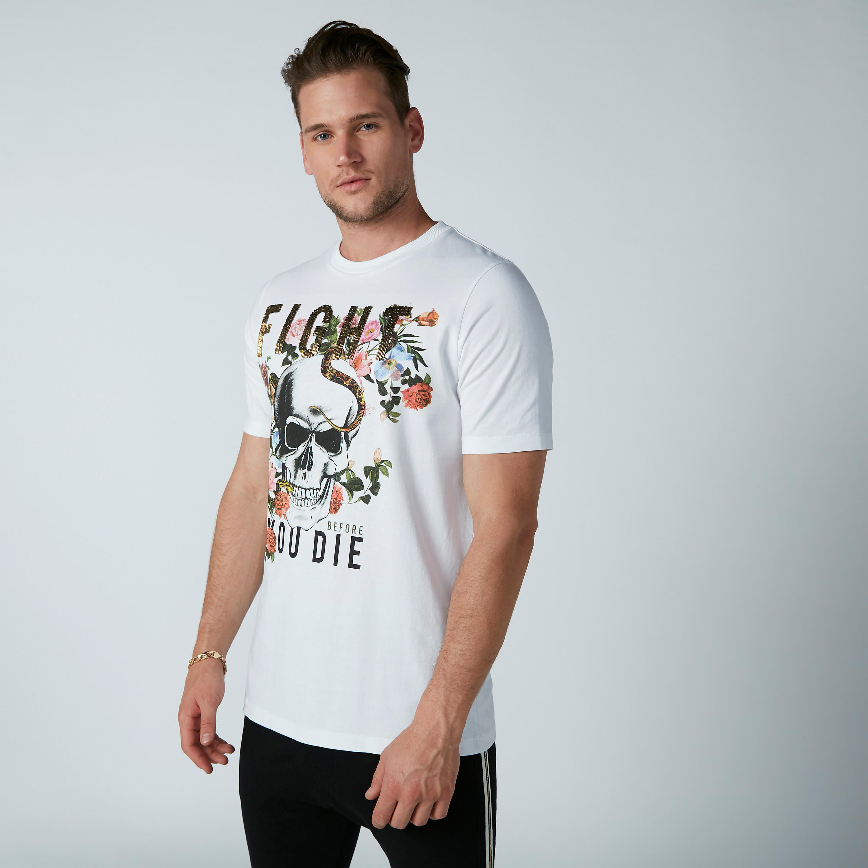 تيشيرت مزيّن بأكمام قصيرة وطبعات-men-clothing-tshirtsandpolos-tshirts-image-2