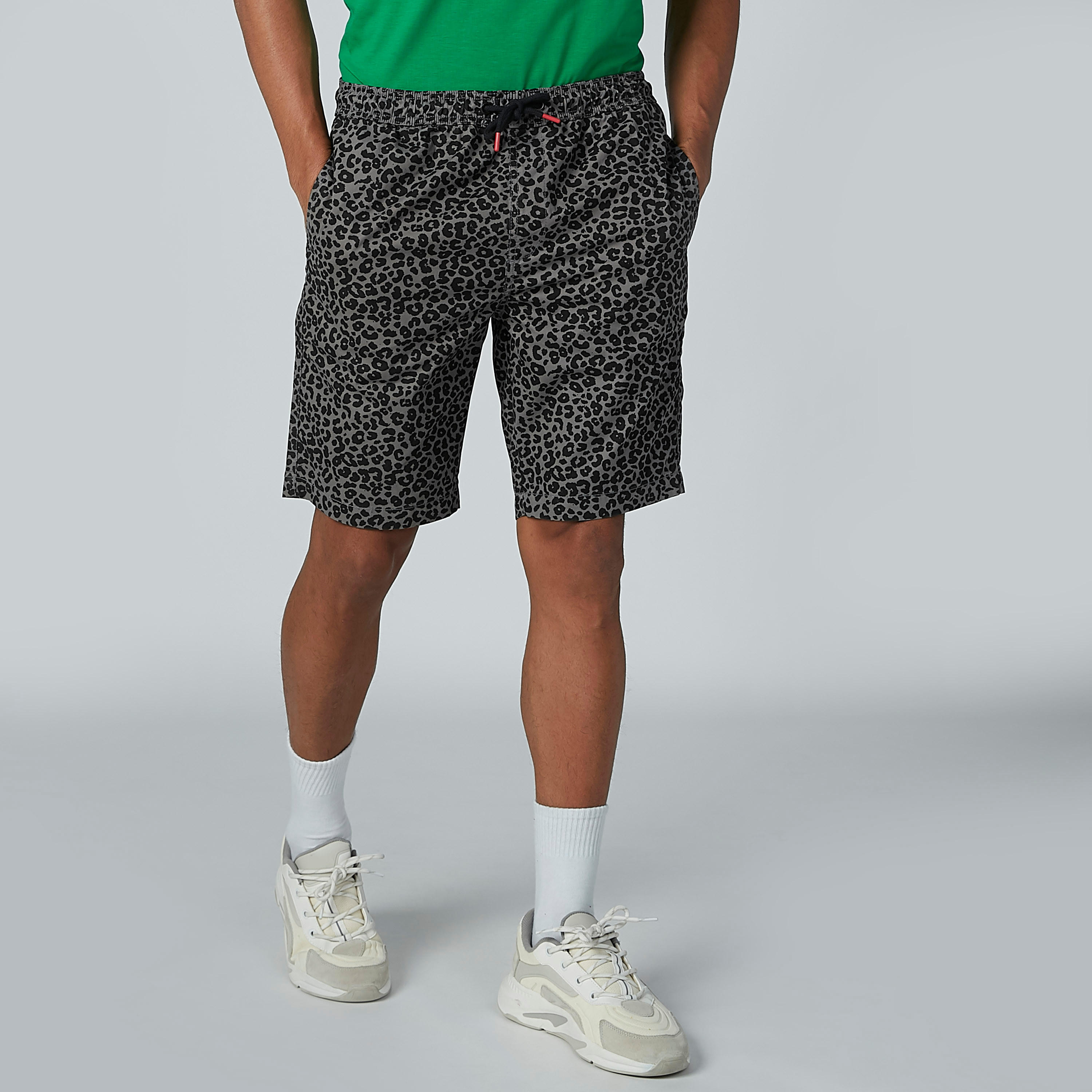 شورت برباط وجيوب وطبعات حيوانات-men-clothing-bottoms-shorts-image-1